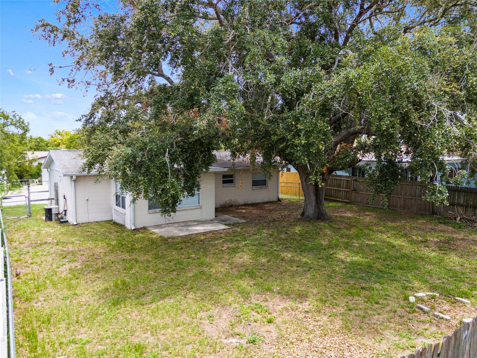 Listing photo id 34 for 8624 Paxton Drive