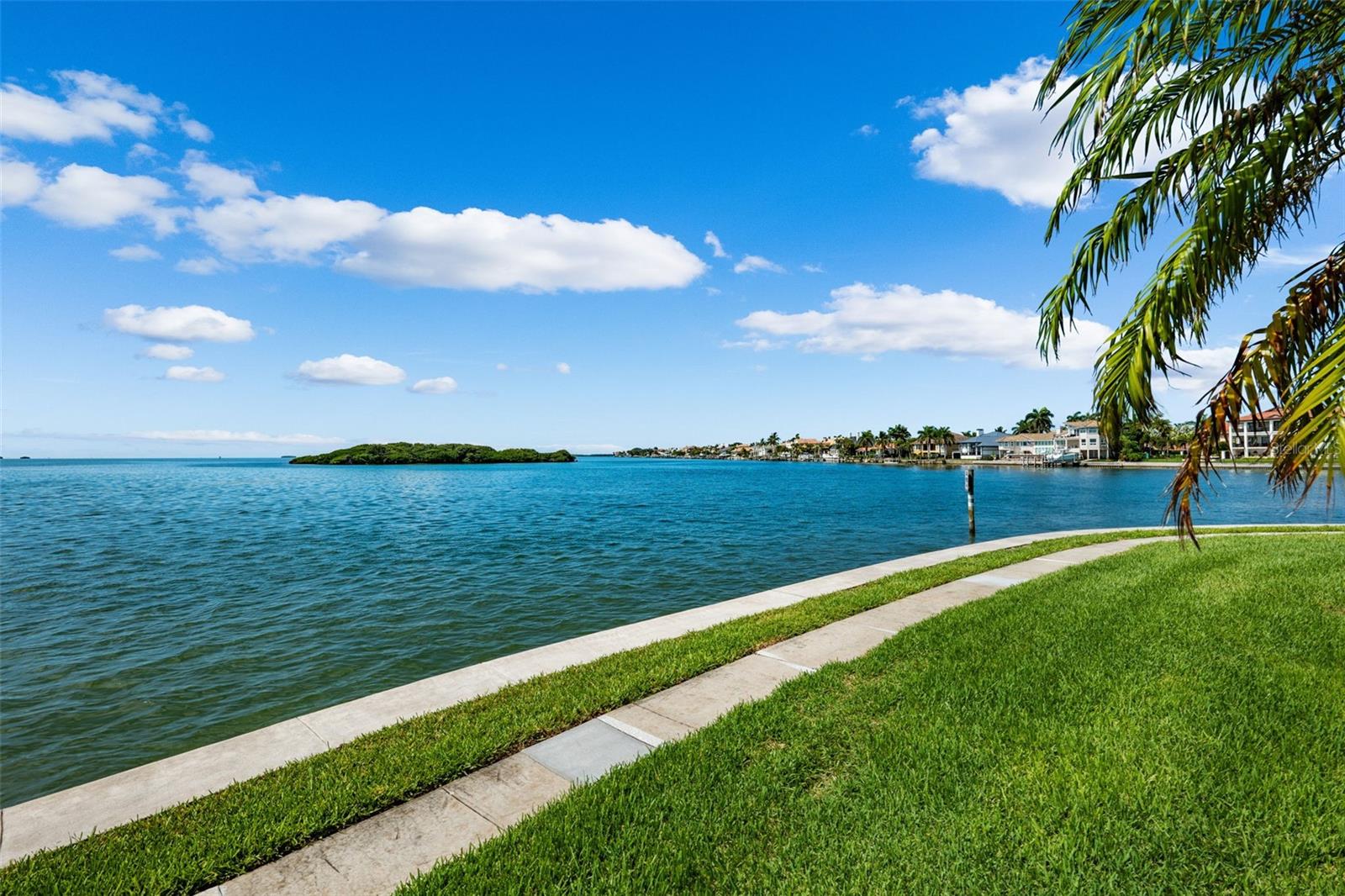 Image 21 of 62 For 138 1st Street E 302