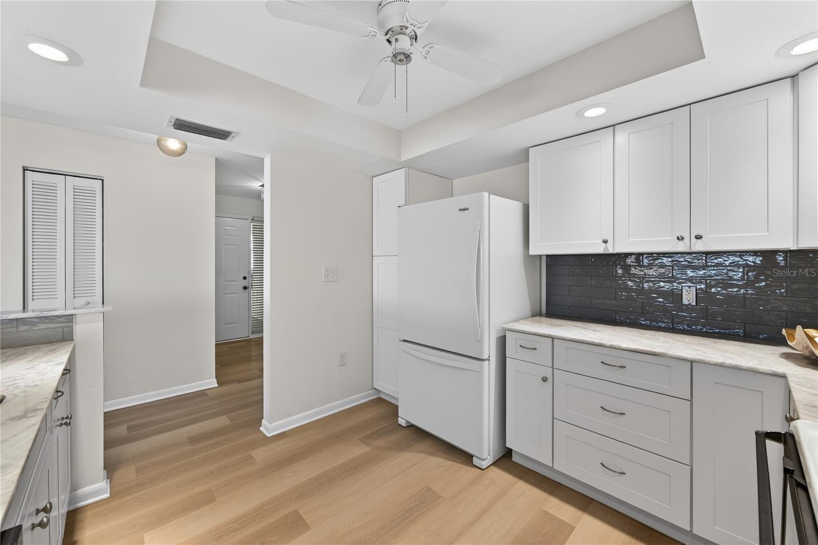 Image 27 of 62 For 138 1st Street E 302