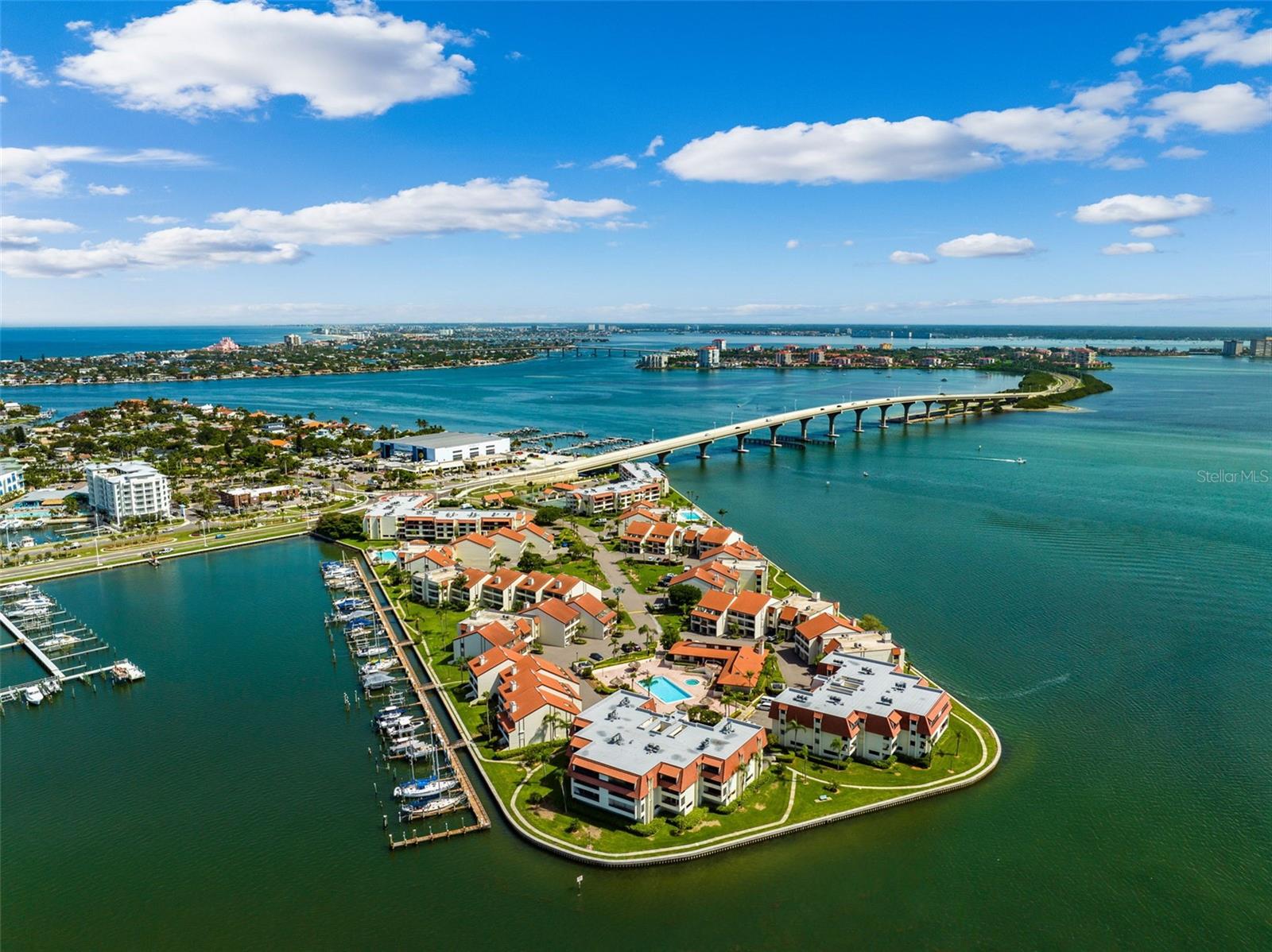 Image 40 of 62 For 138 1st Street E 302