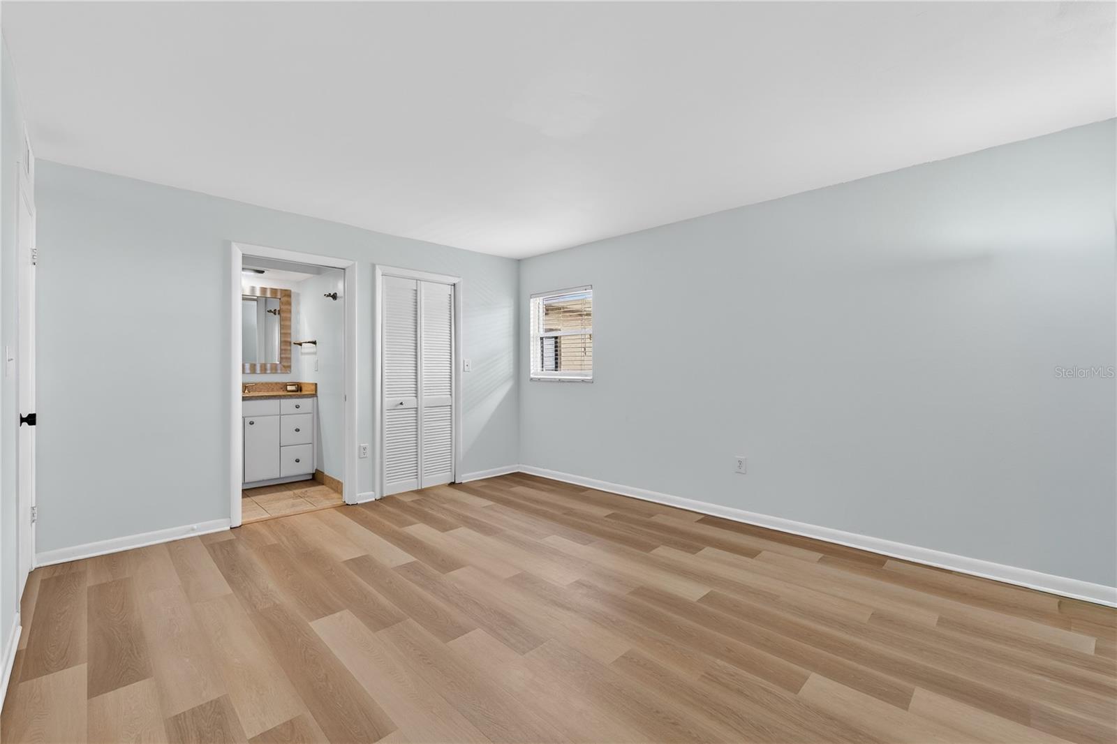 Image 49 of 62 For 138 1st Street E 302