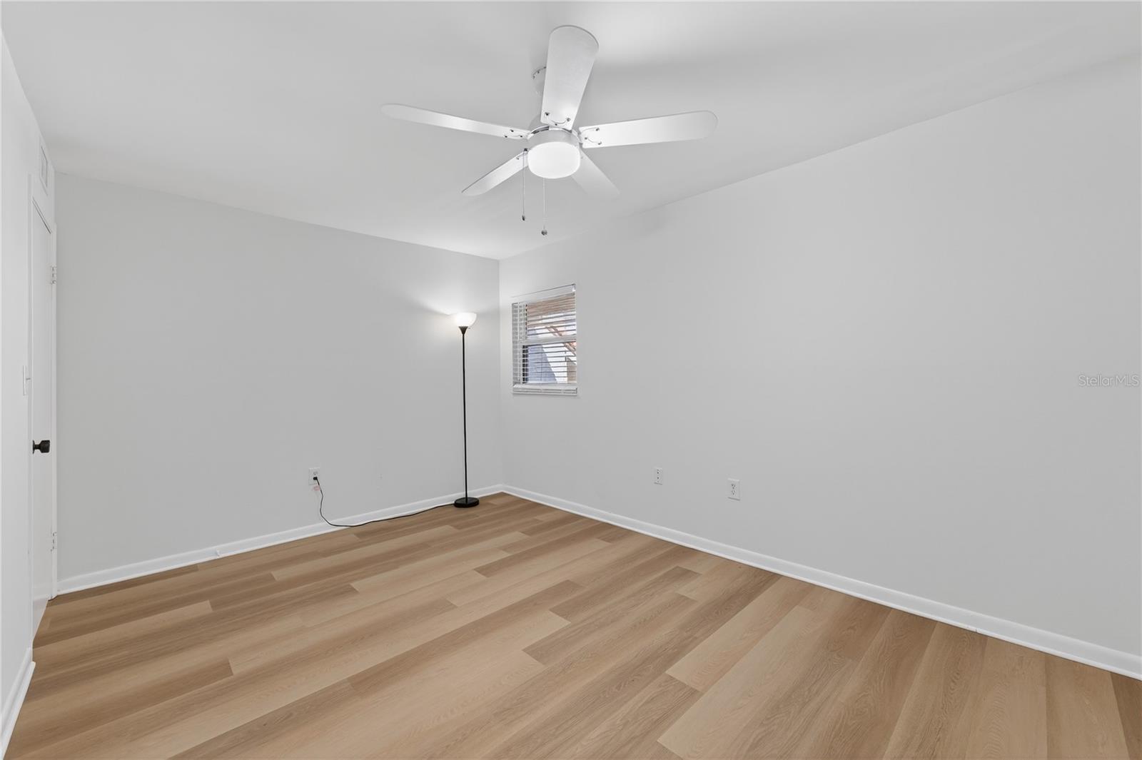 Image 54 of 62 For 138 1st Street E 302