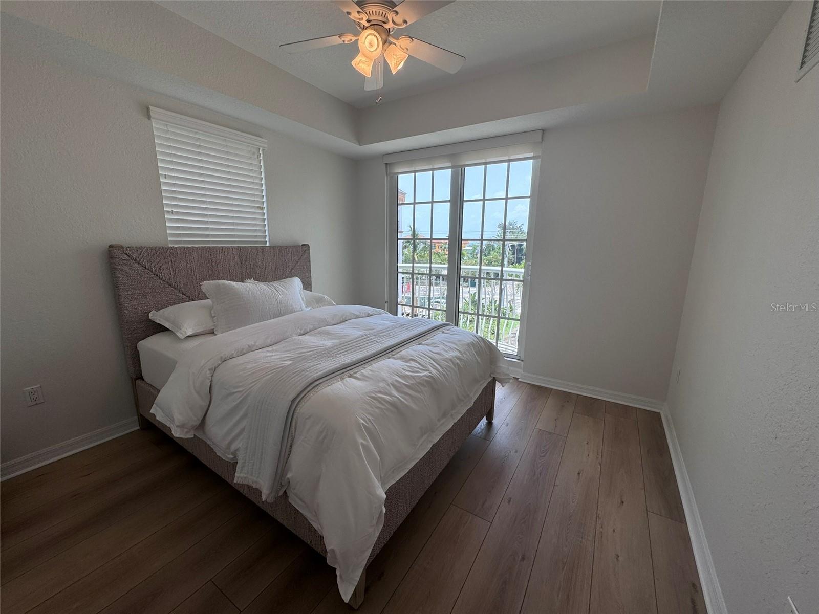 Listing photo id 29 for 3805 Gulf Boulevard 405