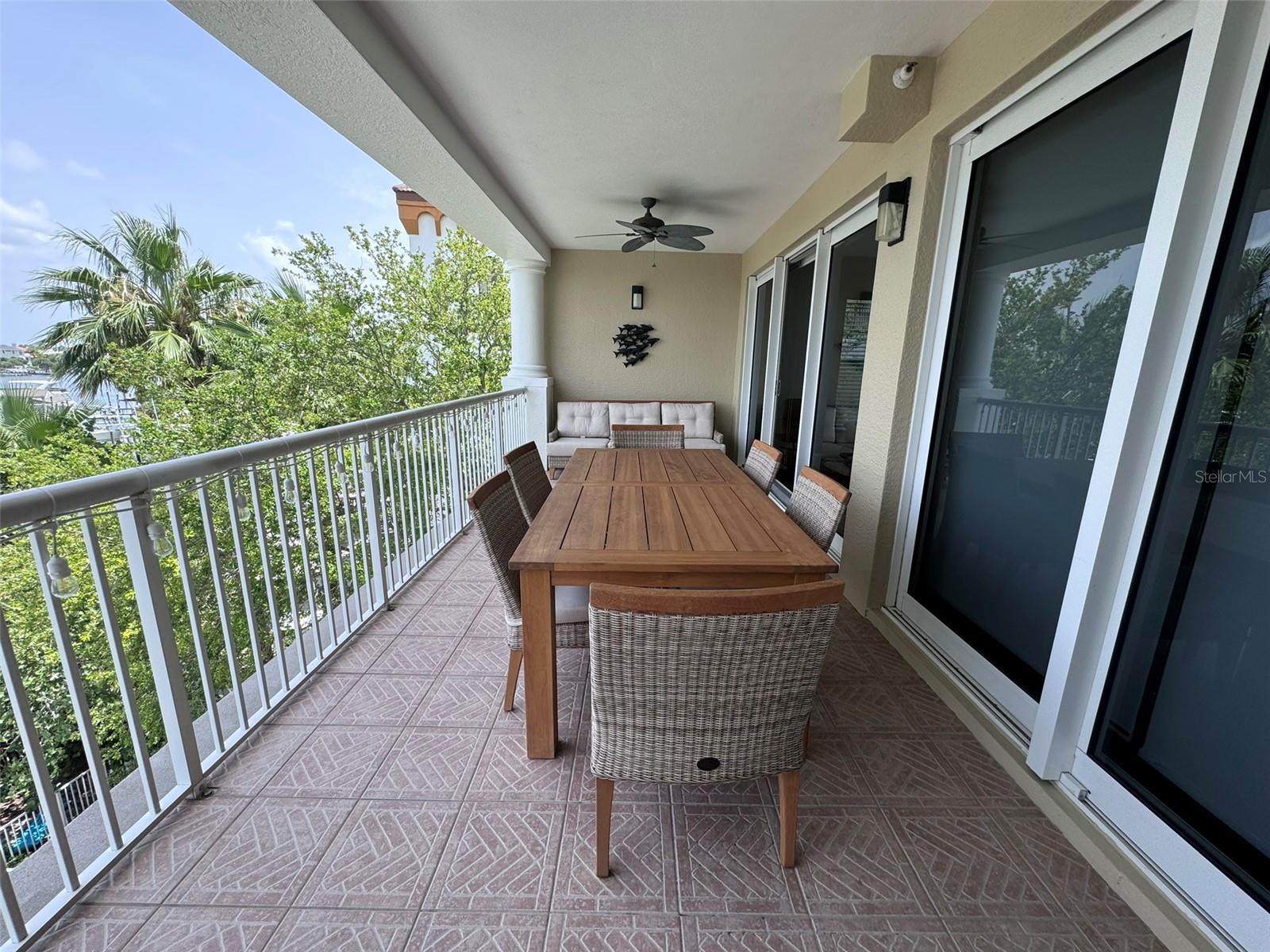 Listing photo id 37 for 3805 Gulf Boulevard 405