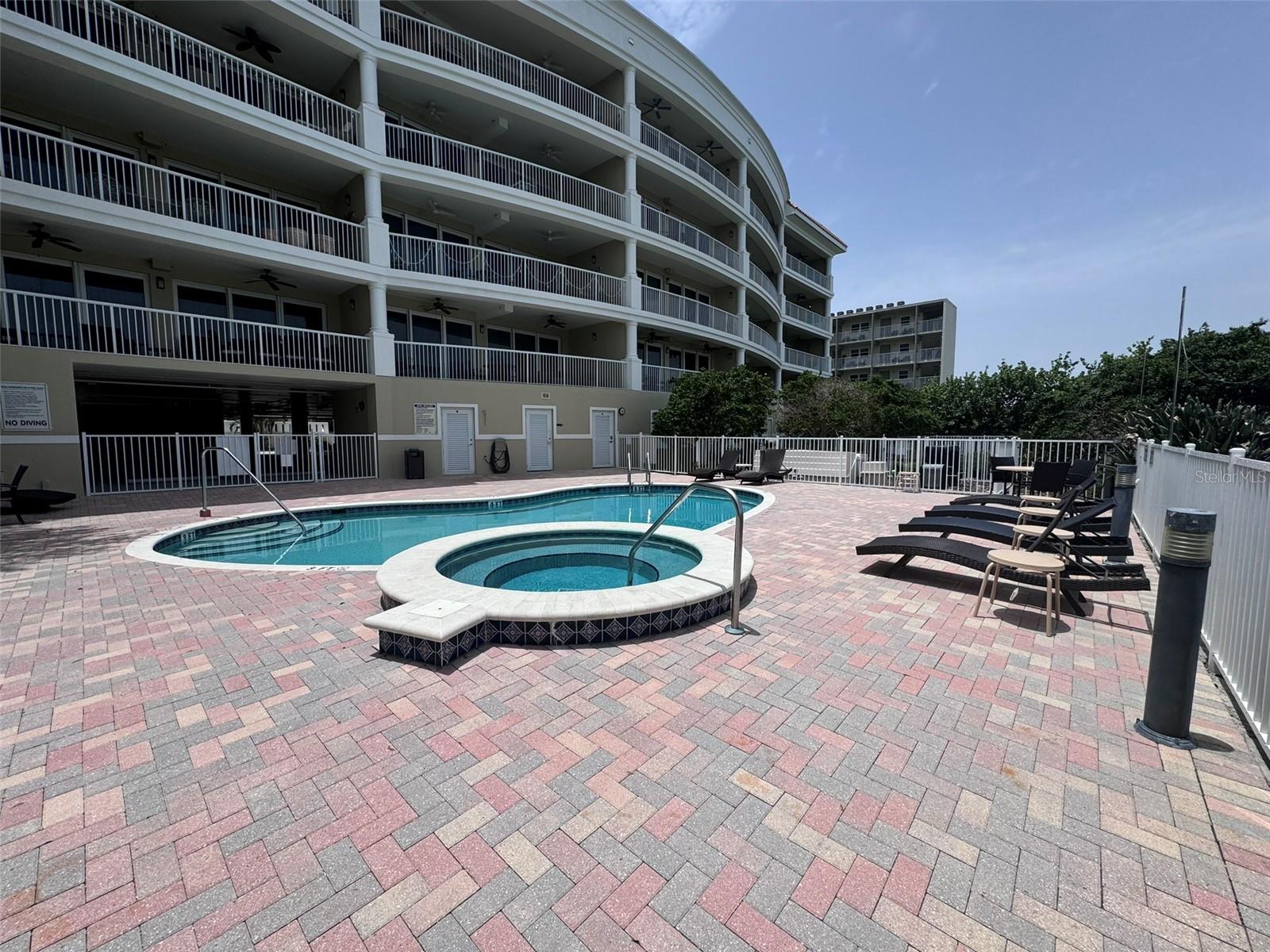 Listing photo id 48 for 3805 Gulf Boulevard 405