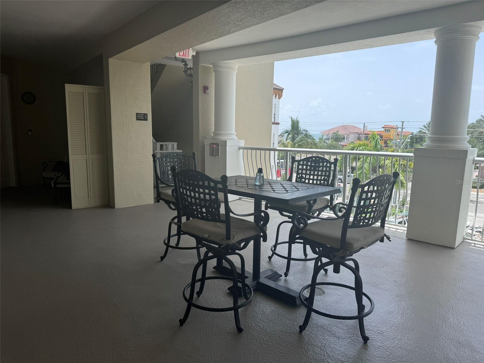 Listing photo id 51 for 3805 Gulf Boulevard 405