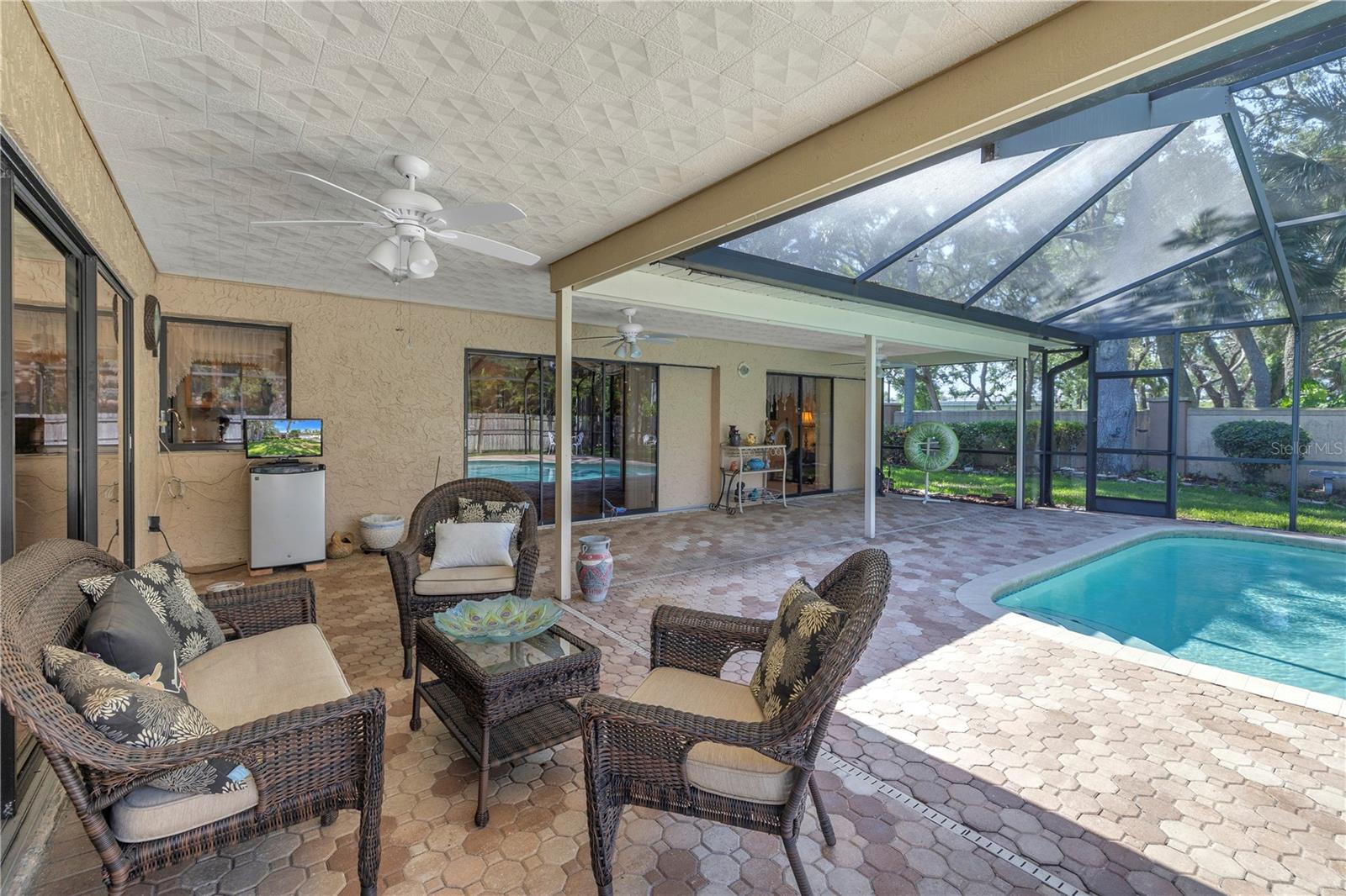 Listing photo id 25 for 11036 Tradewinds Boulevard