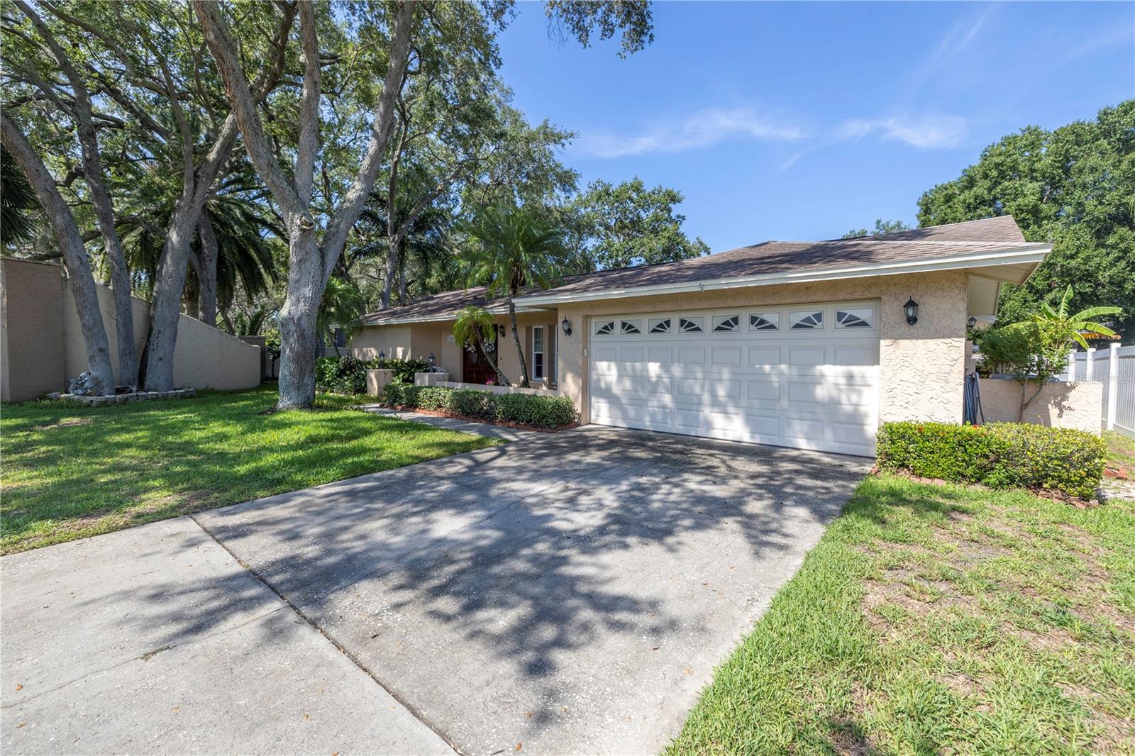 Listing photo id 33 for 11036 Tradewinds Boulevard