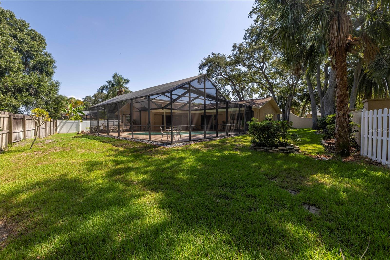 Listing photo id 2 for 11036 Tradewinds Boulevard