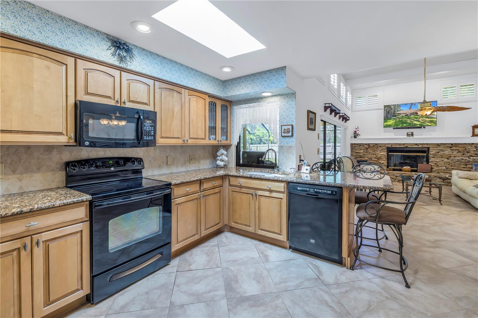 Listing photo id 4 for 11036 Tradewinds Boulevard