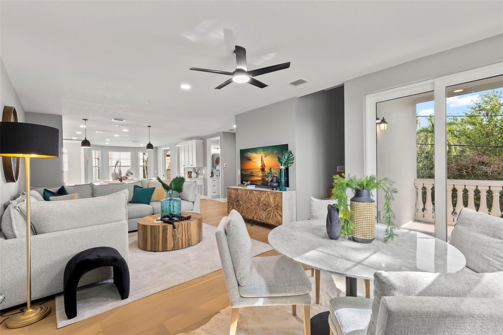 Listing photo id 11 for 1340 Bayshore Boulevard 501