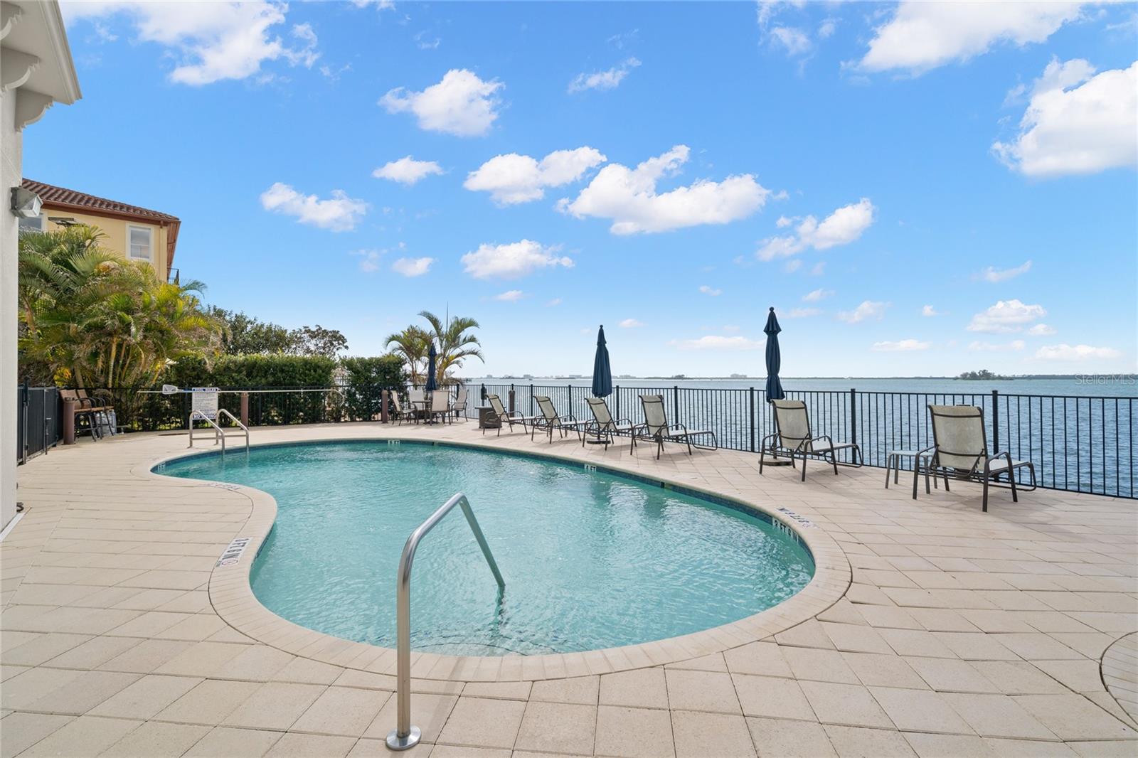 Listing photo id 2 for 1340 Bayshore Boulevard 501