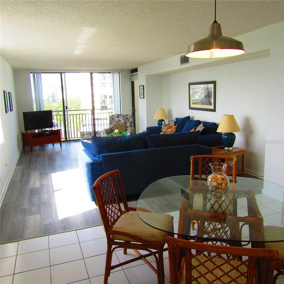 Image 12 of 39 For 1430 Gulf Boulevard 404