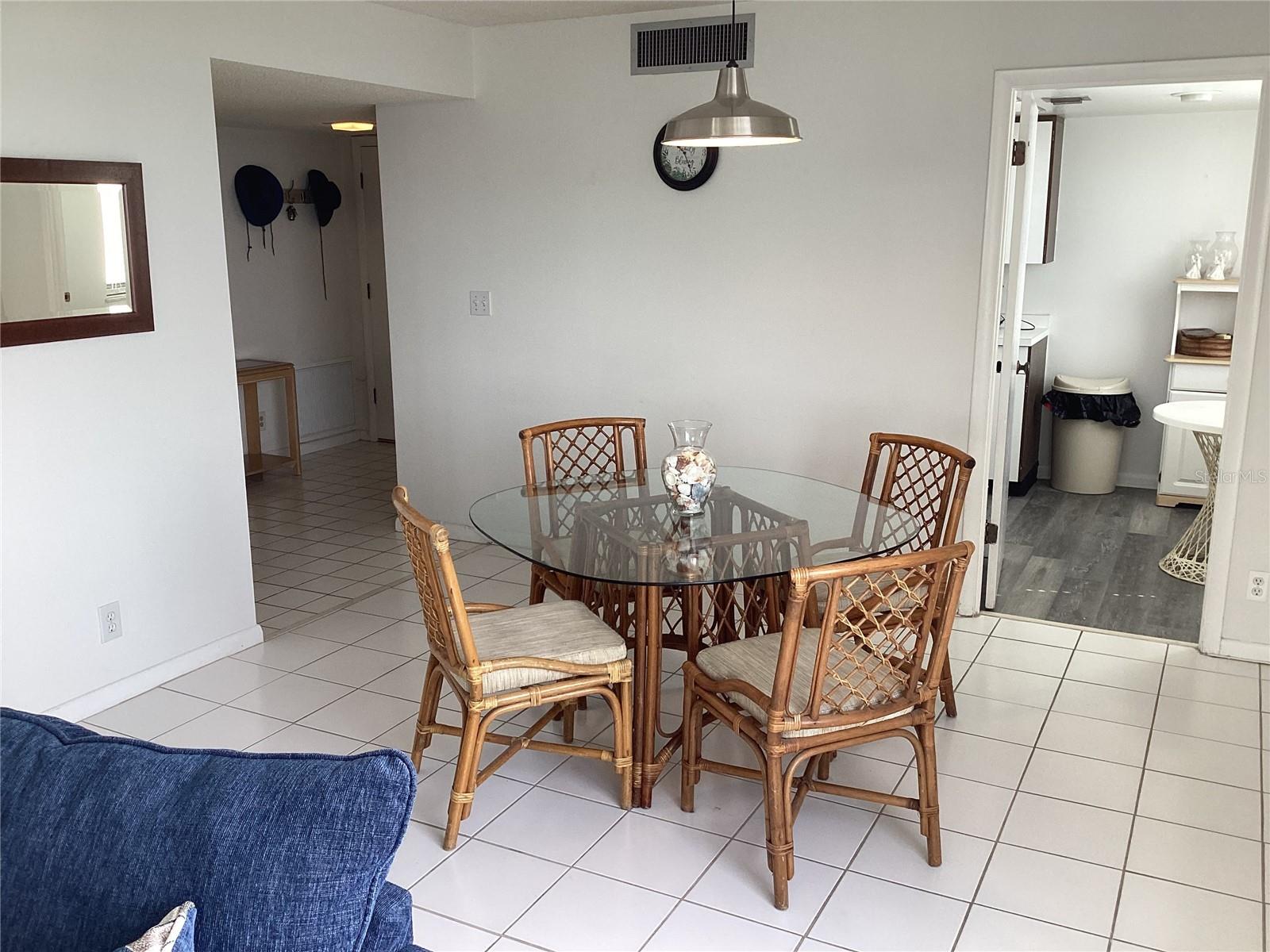 Image 6 of 39 For 1430 Gulf Boulevard 404
