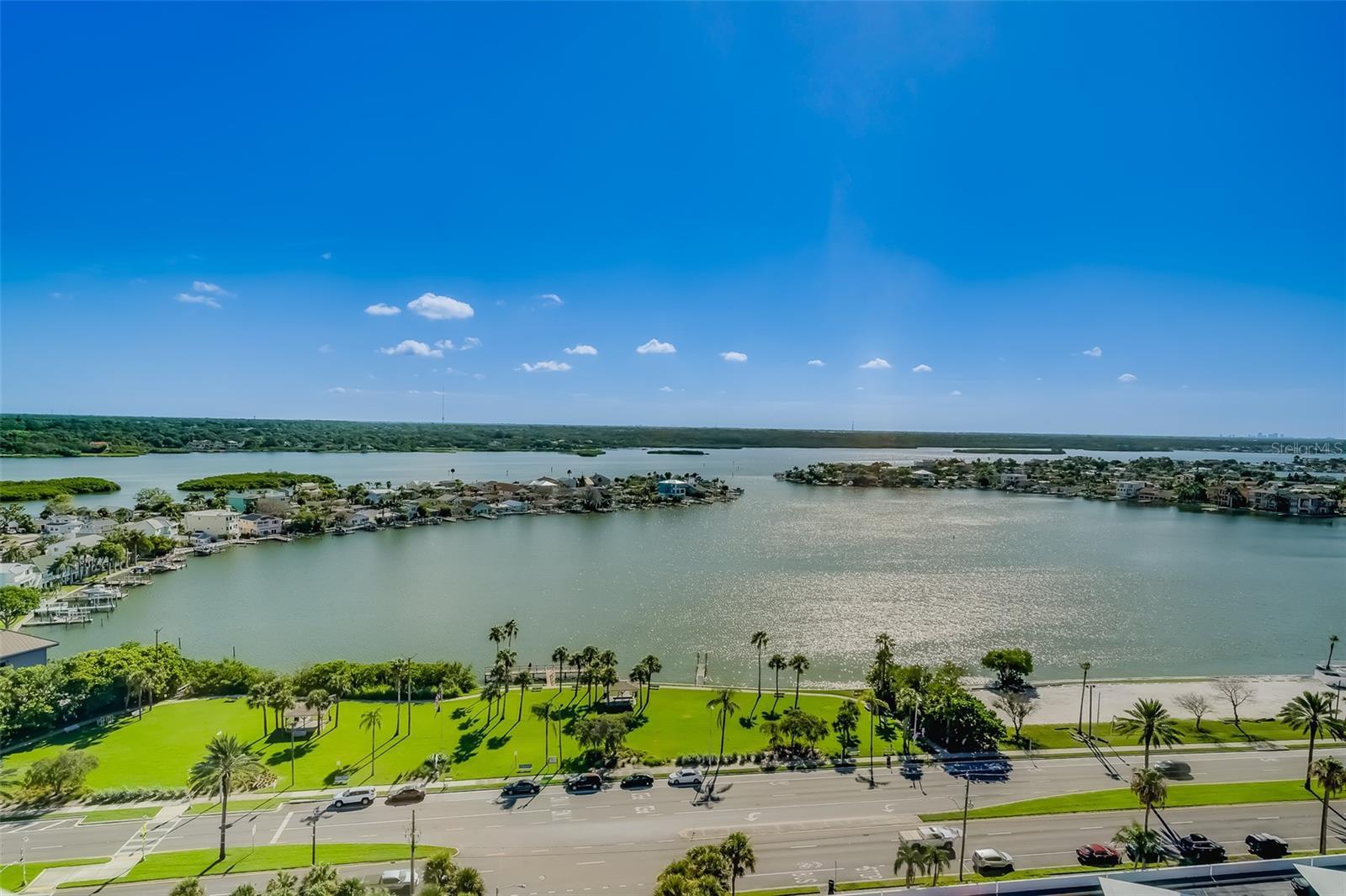 Image 11 of 72 For 17920 Gulf Boulevard 1808