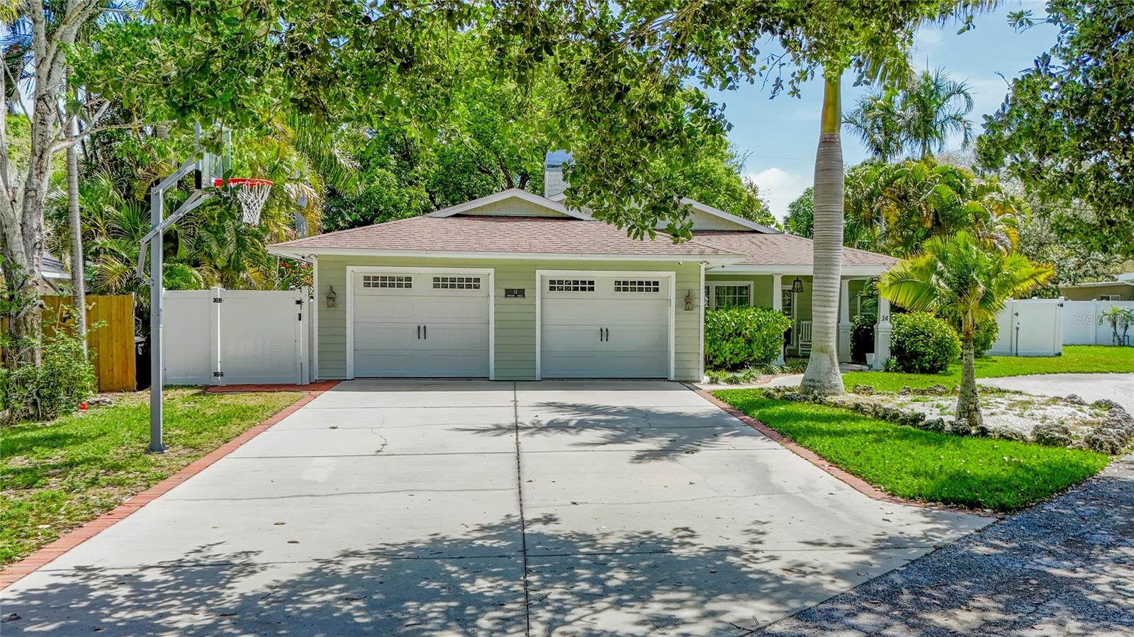 Details for 14 Evonaire Circle, BELLEAIR, FL 33756