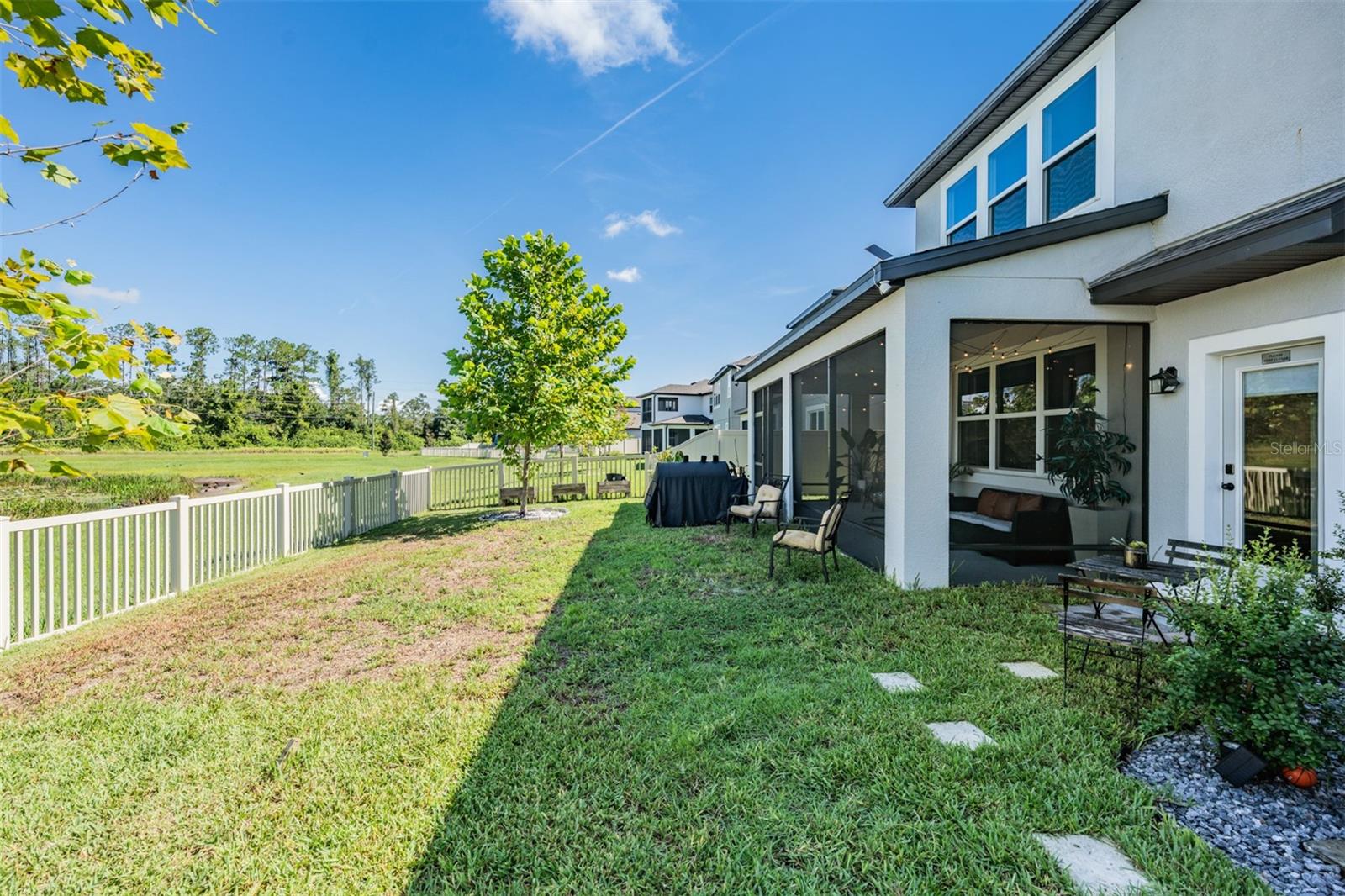 Listing photo id 35 for 7307 Gulf Cypress Avenue