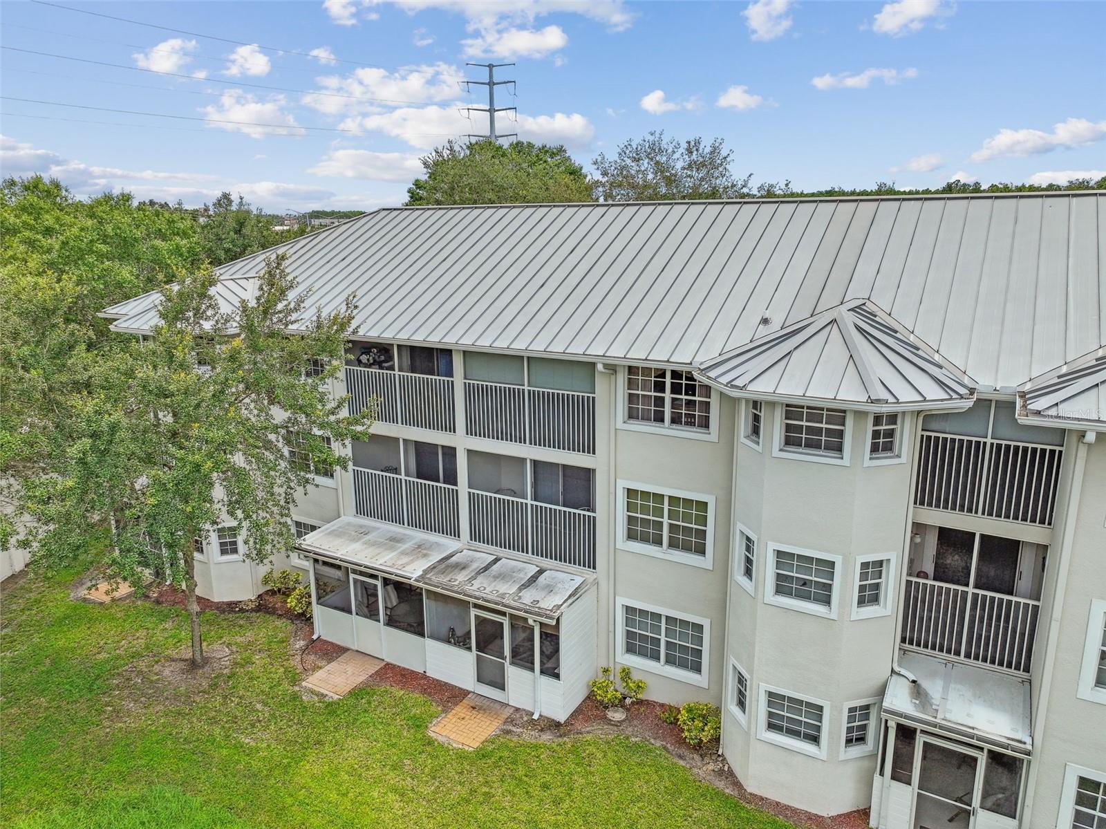 Image 8 of 43 For 21103 Patio View Court 3305