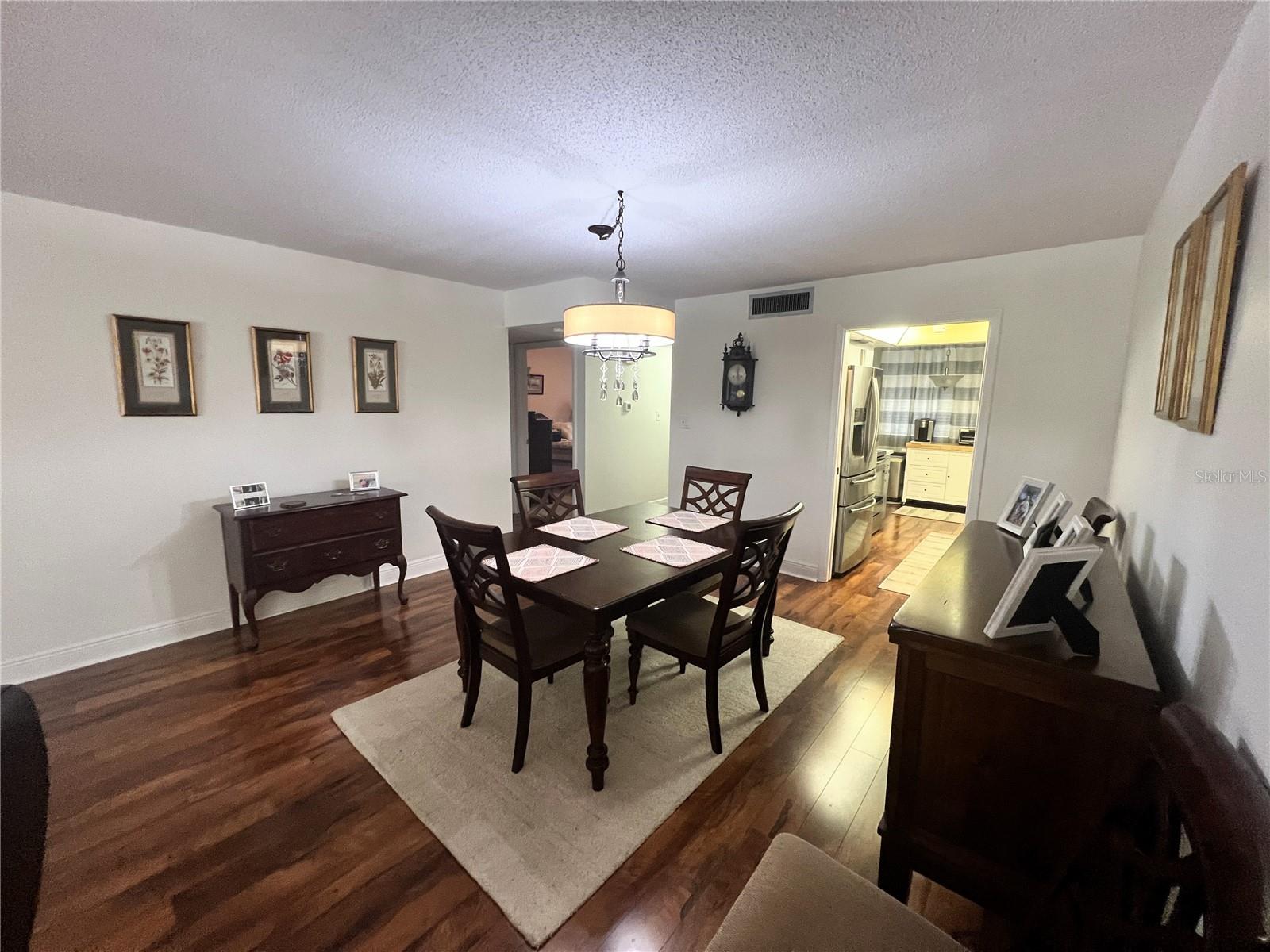 Listing photo id 6 for 2612 Pearce Drive 310