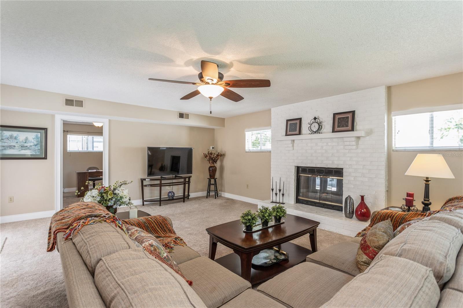 Listing photo id 18 for 11806 96th Place