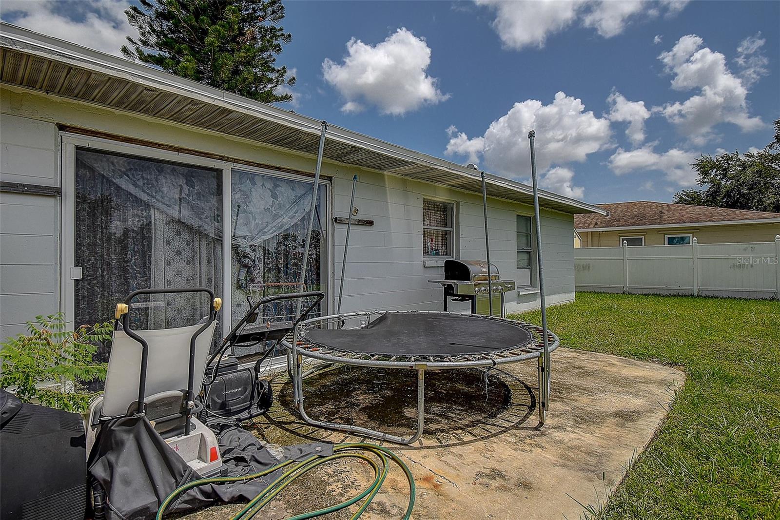 Listing photo id 25 for 7212 118th Terrace