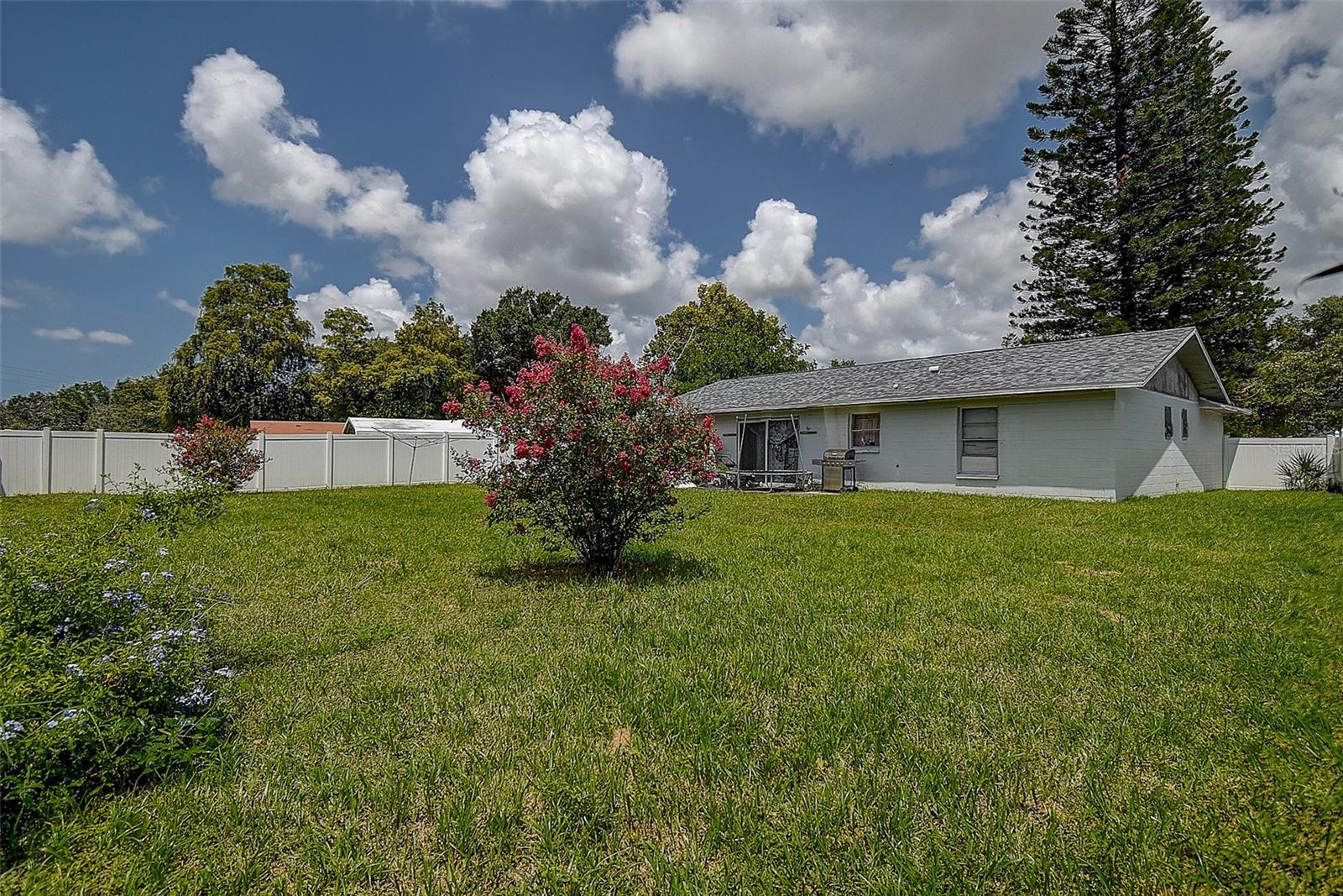 Listing photo id 27 for 7212 118th Terrace