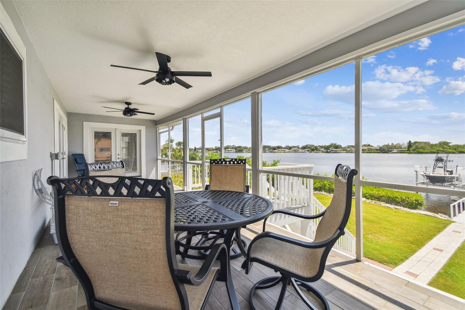 Listing photo id 18 for 644 Bayshore Drive