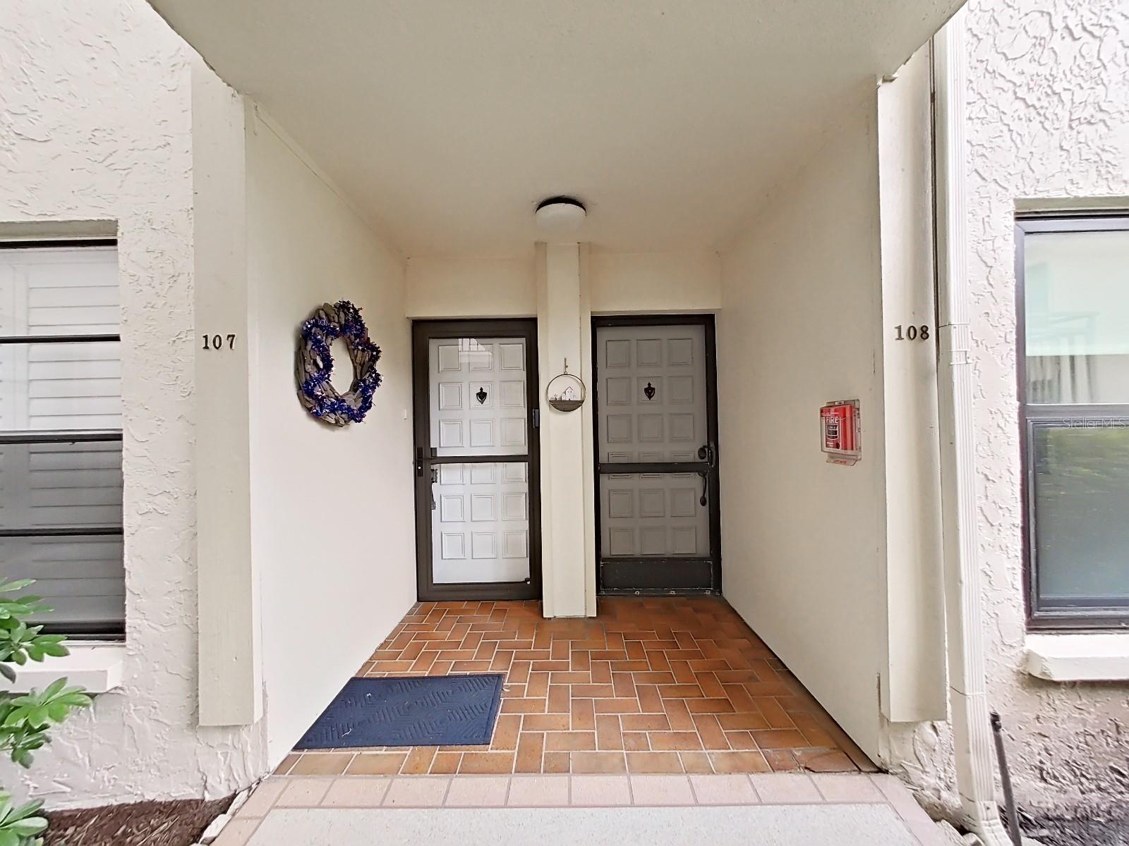 Image 23 of 32 For 6177 Sun Boulevard 108