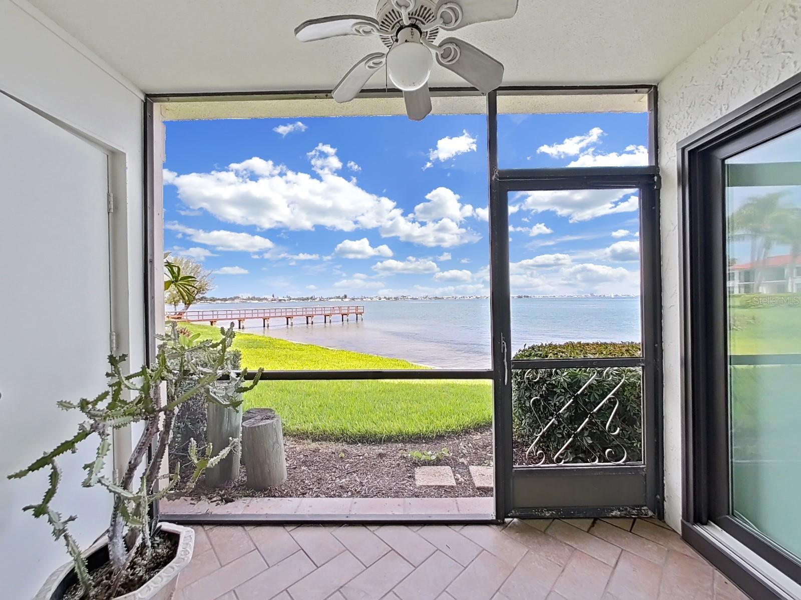 Image 6 of 32 For 6177 Sun Boulevard 108