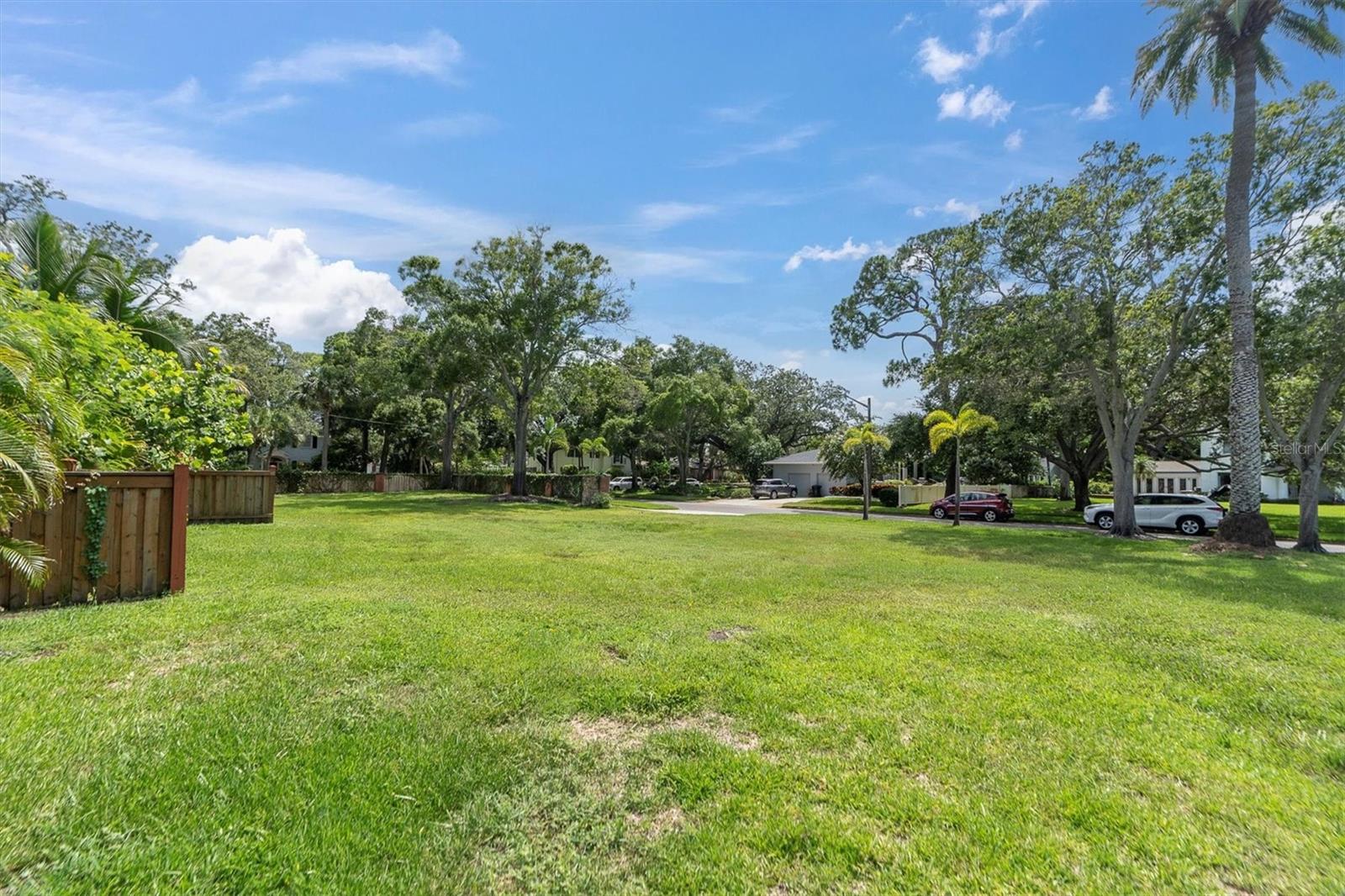 Listing photo id 8 for 1956 Coffee Pot Boulevard Ne