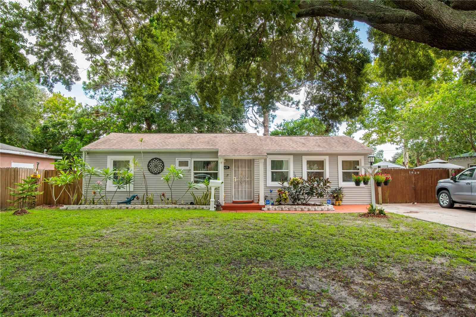 Details for 1629 Canterbury Road N, SAINT PETERSBURG, FL 33710