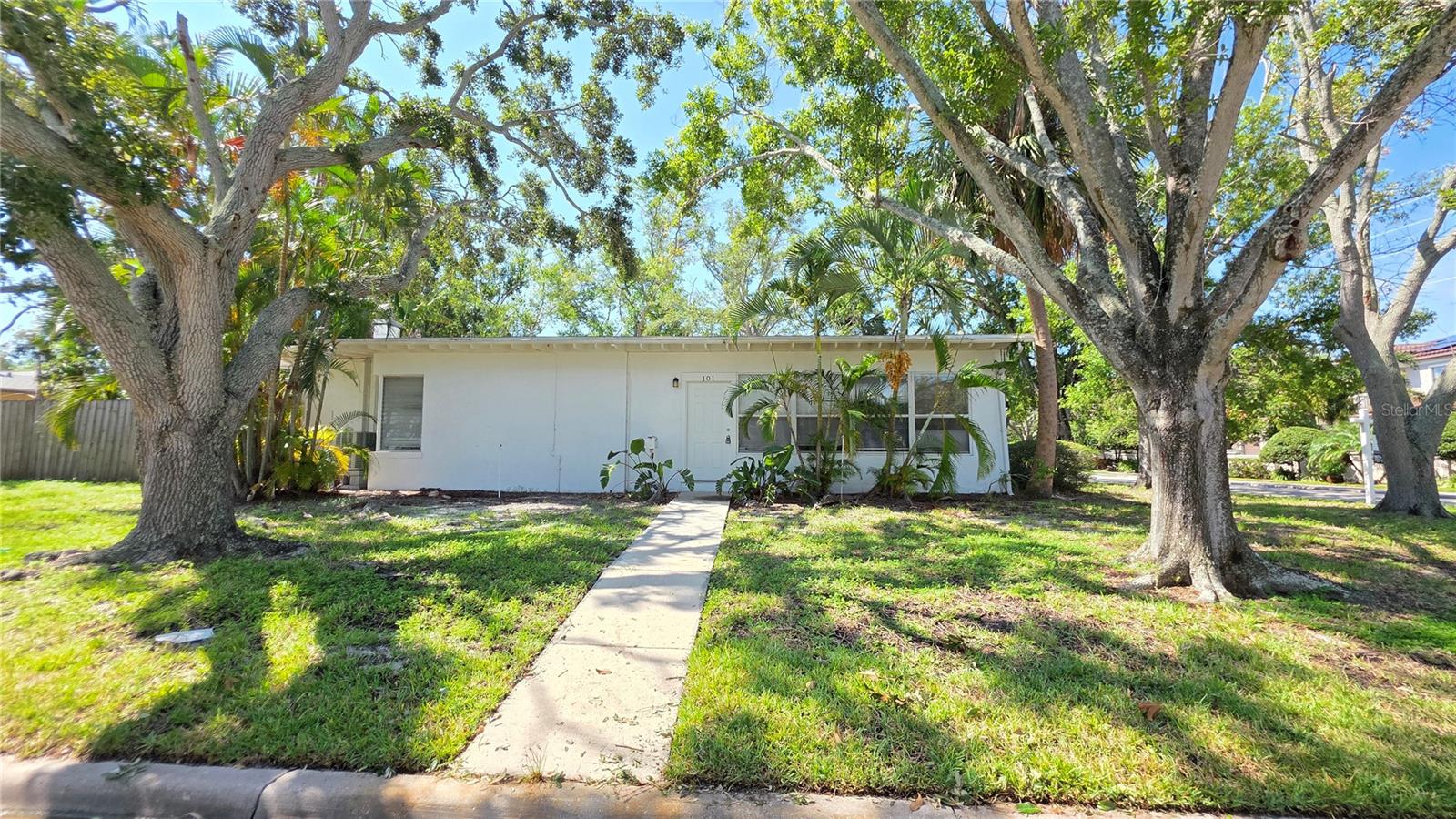 Image 20 of 31 For 535 Monterey Boulevard Ne