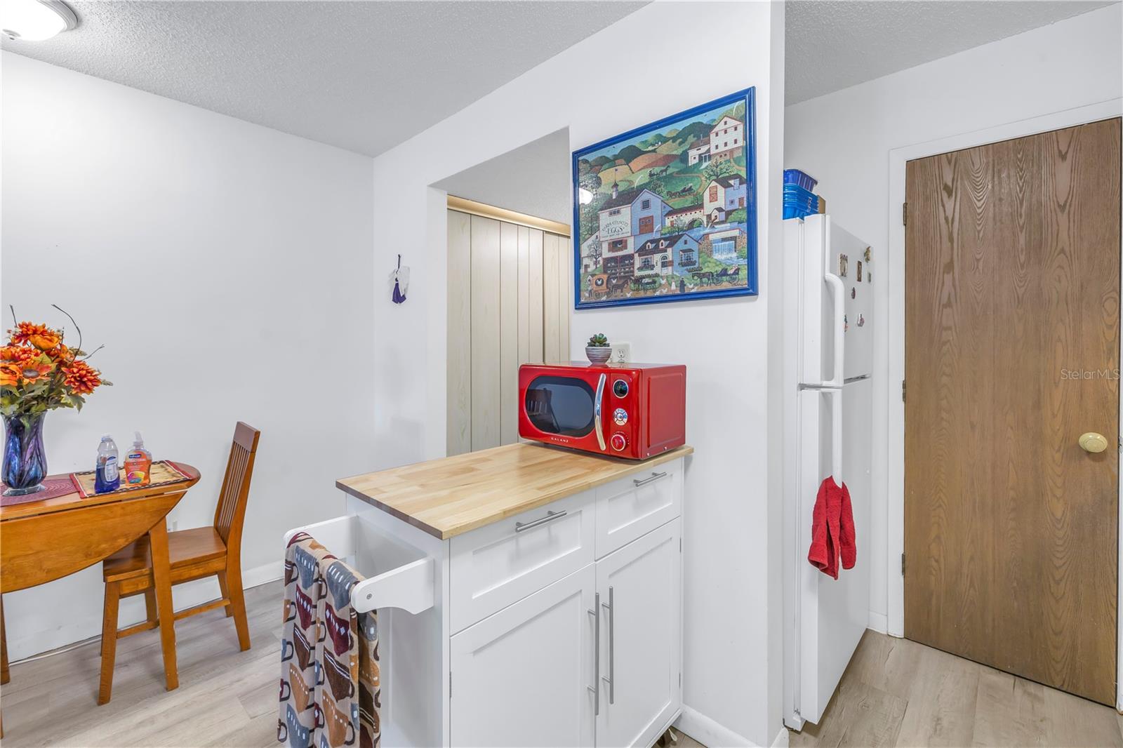 Listing photo id 15 for 6400 46th Avenue N 117