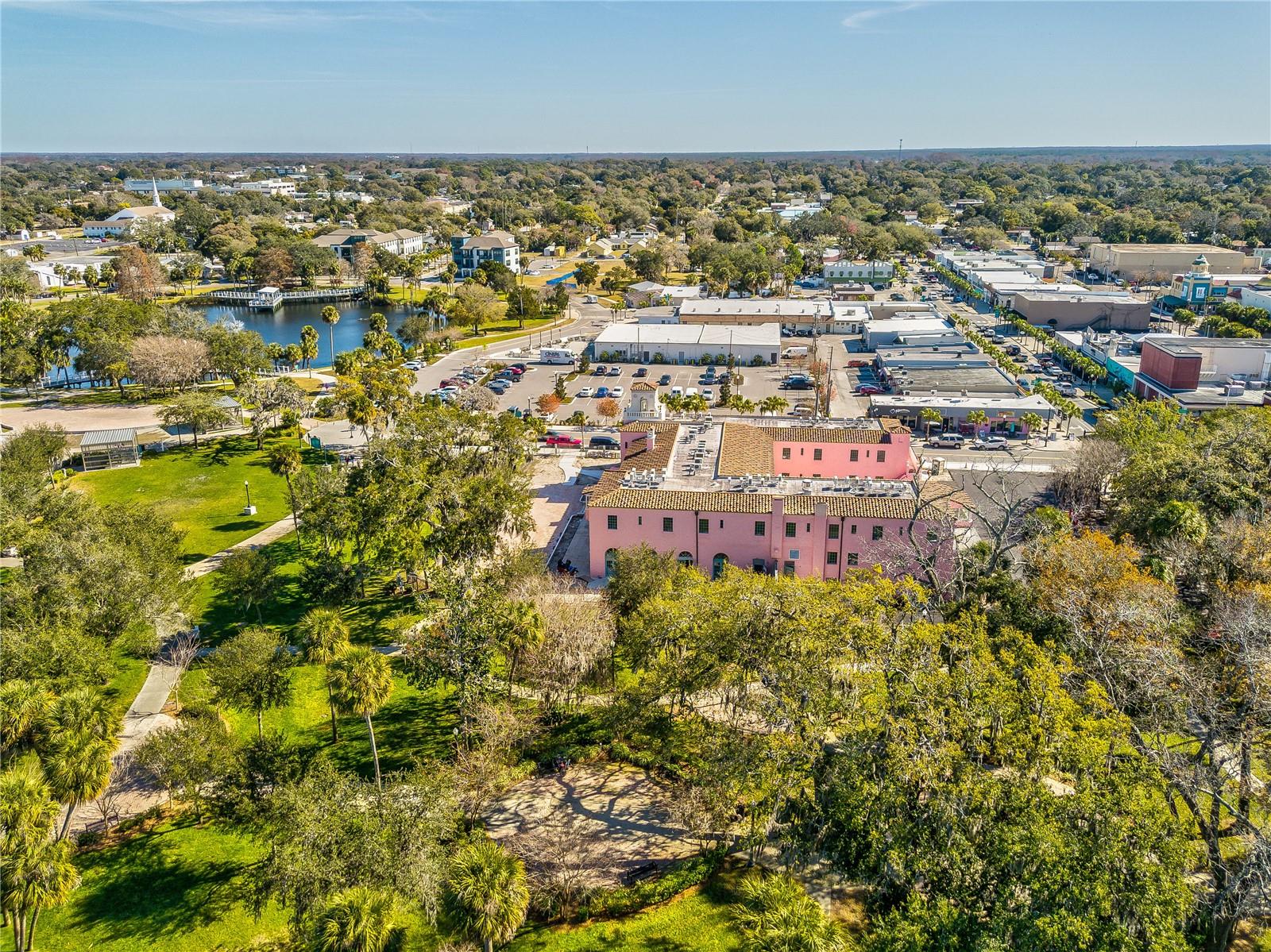 Listing photo id 24 for 6229 Harrison Street