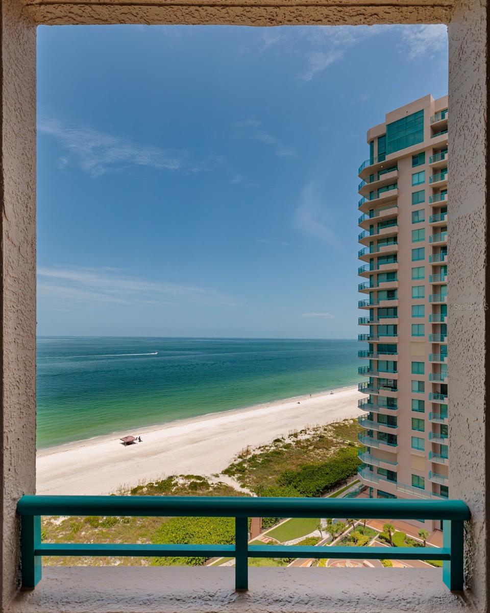 Image 17 of 67 For 1560 Gulf Boulevard 1004