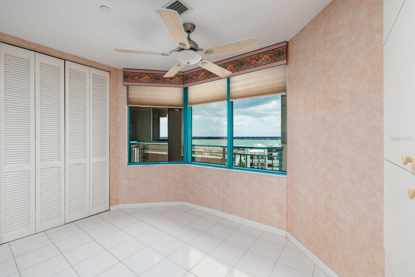 Image 9 of 67 For 1560 Gulf Boulevard 1004