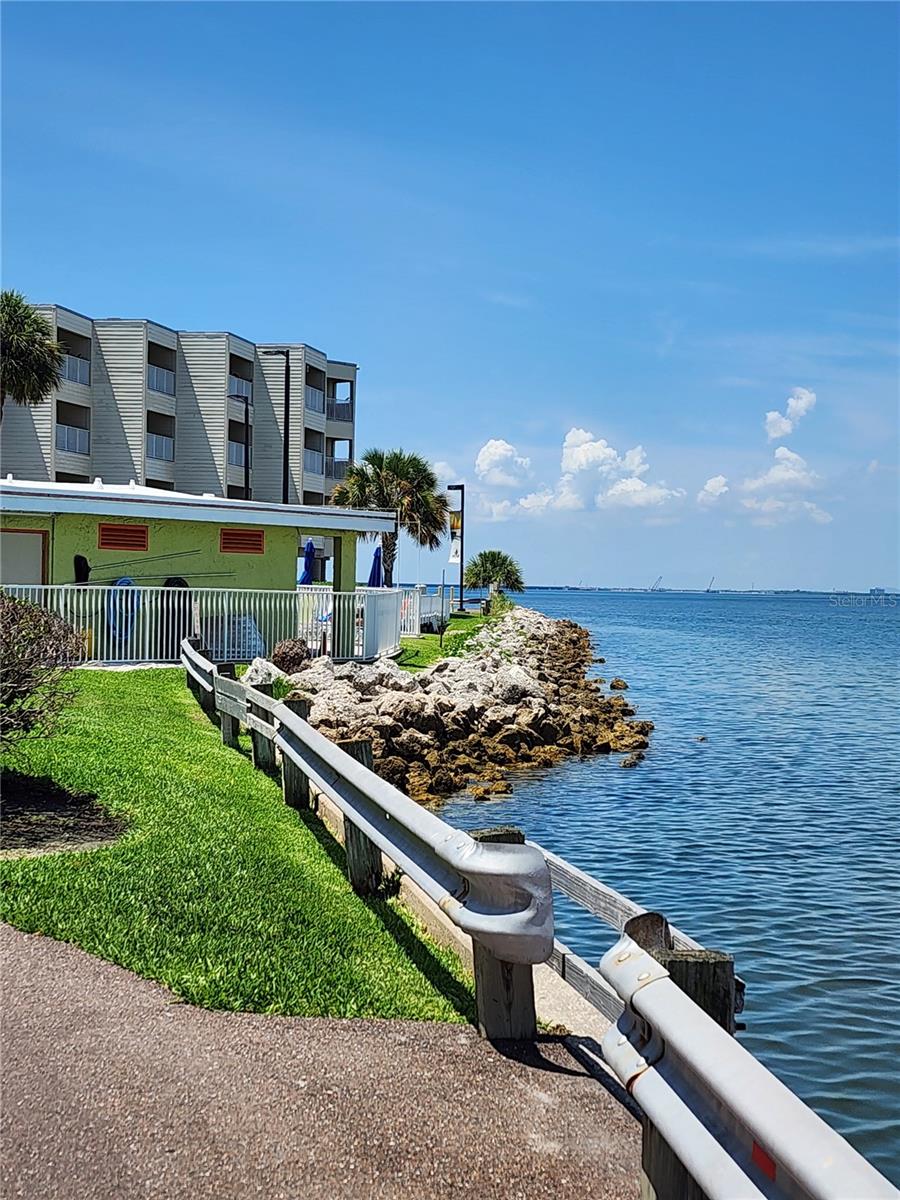 Listing photo id 28 for 2506 Rocky Point Drive 356