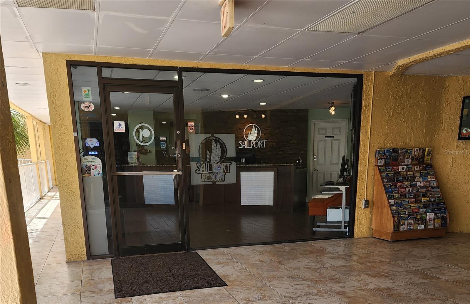 Listing photo id 32 for 2506 Rocky Point Drive 356