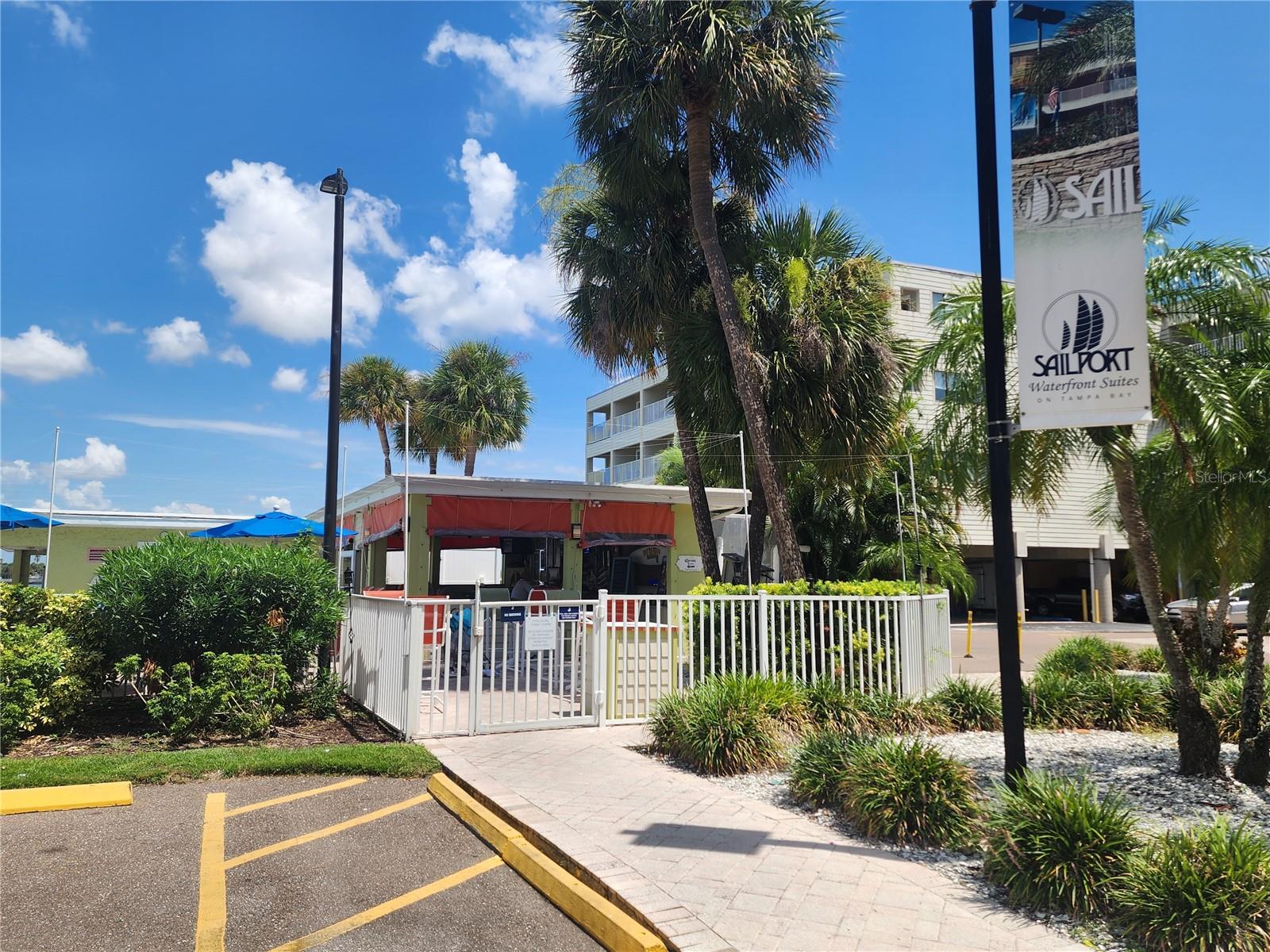 Listing photo id 33 for 2506 Rocky Point Drive 356