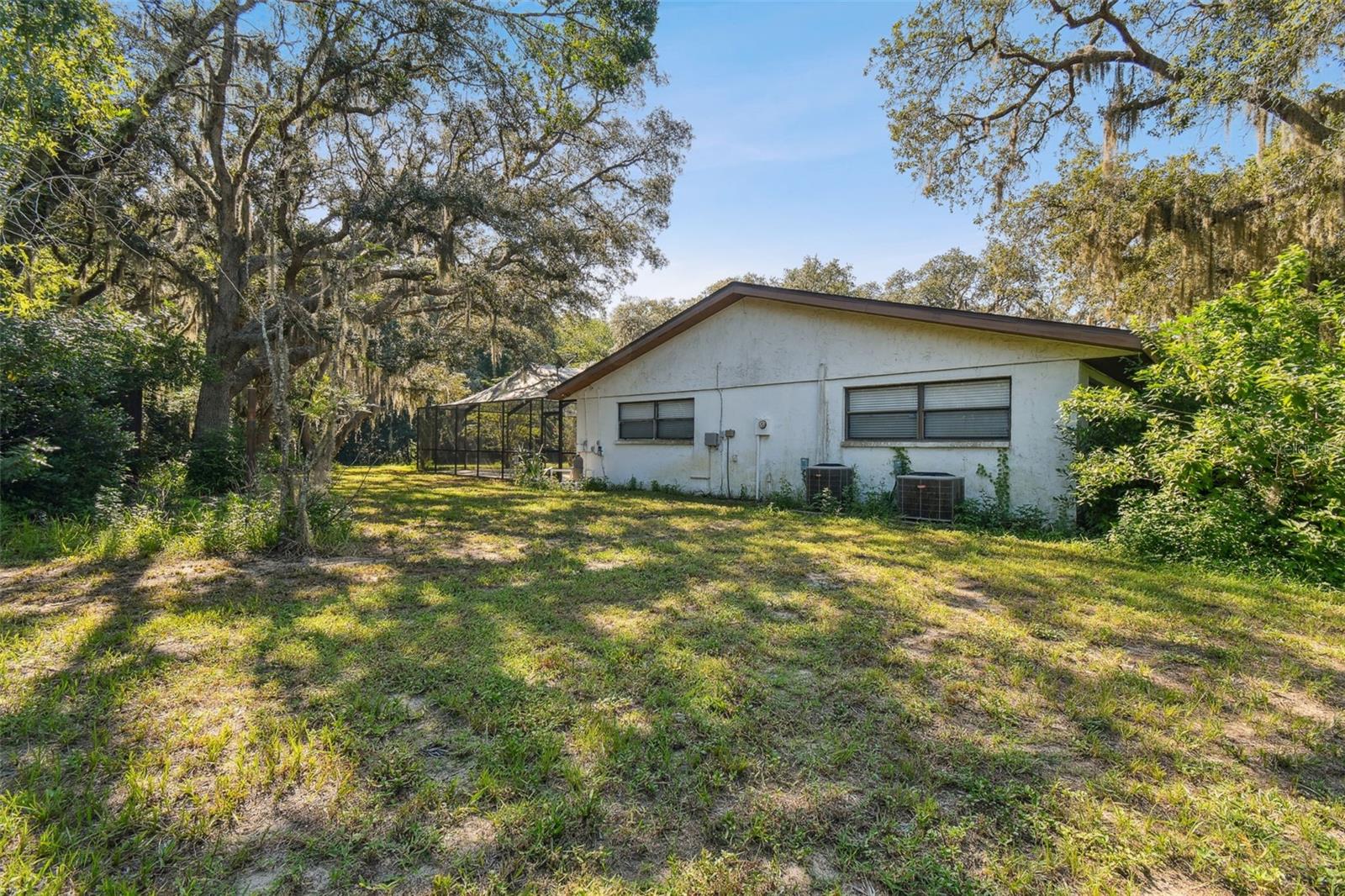 Listing photo id 23 for 10208 Grove Drive