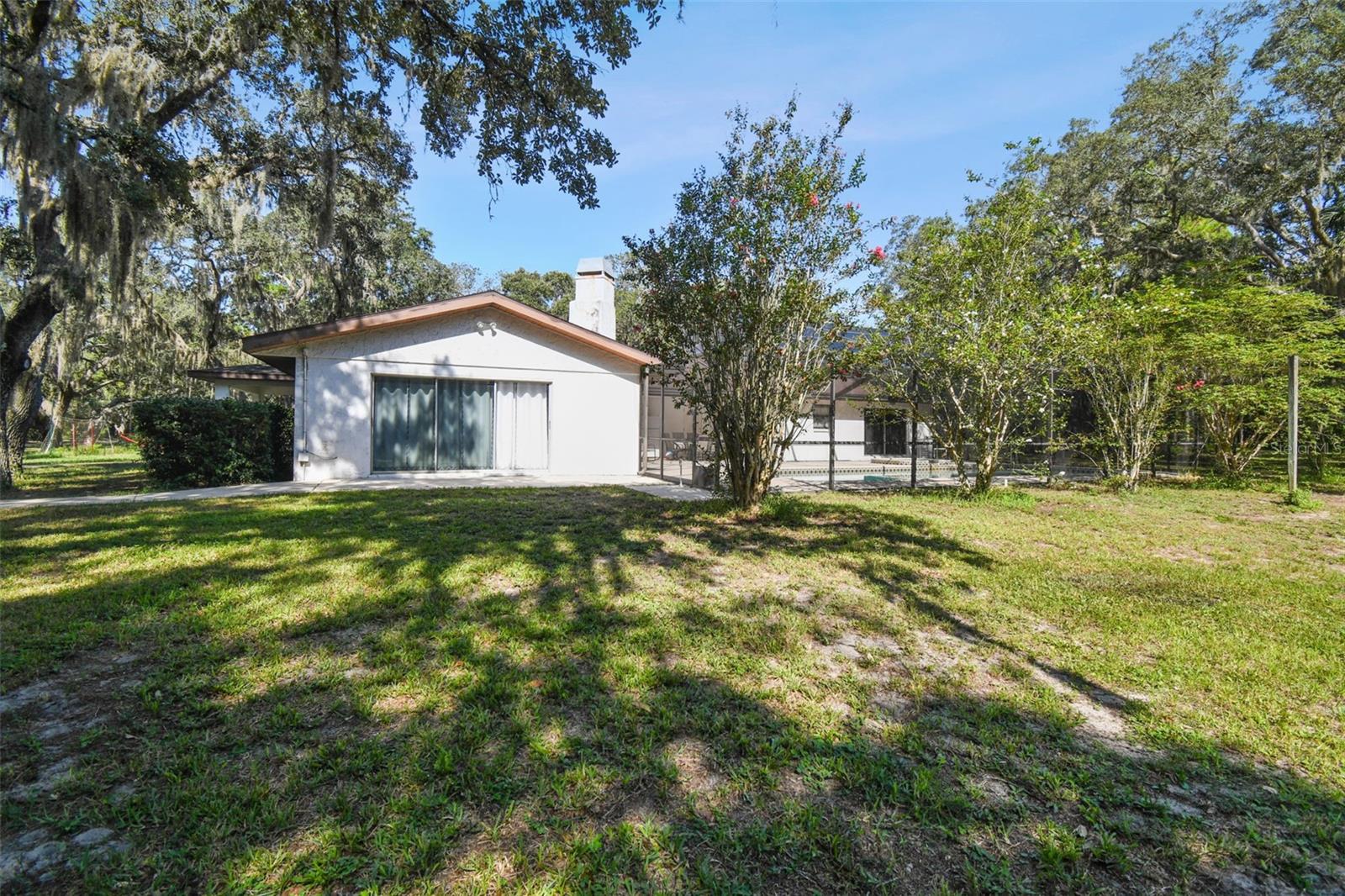 Listing photo id 31 for 10208 Grove Drive