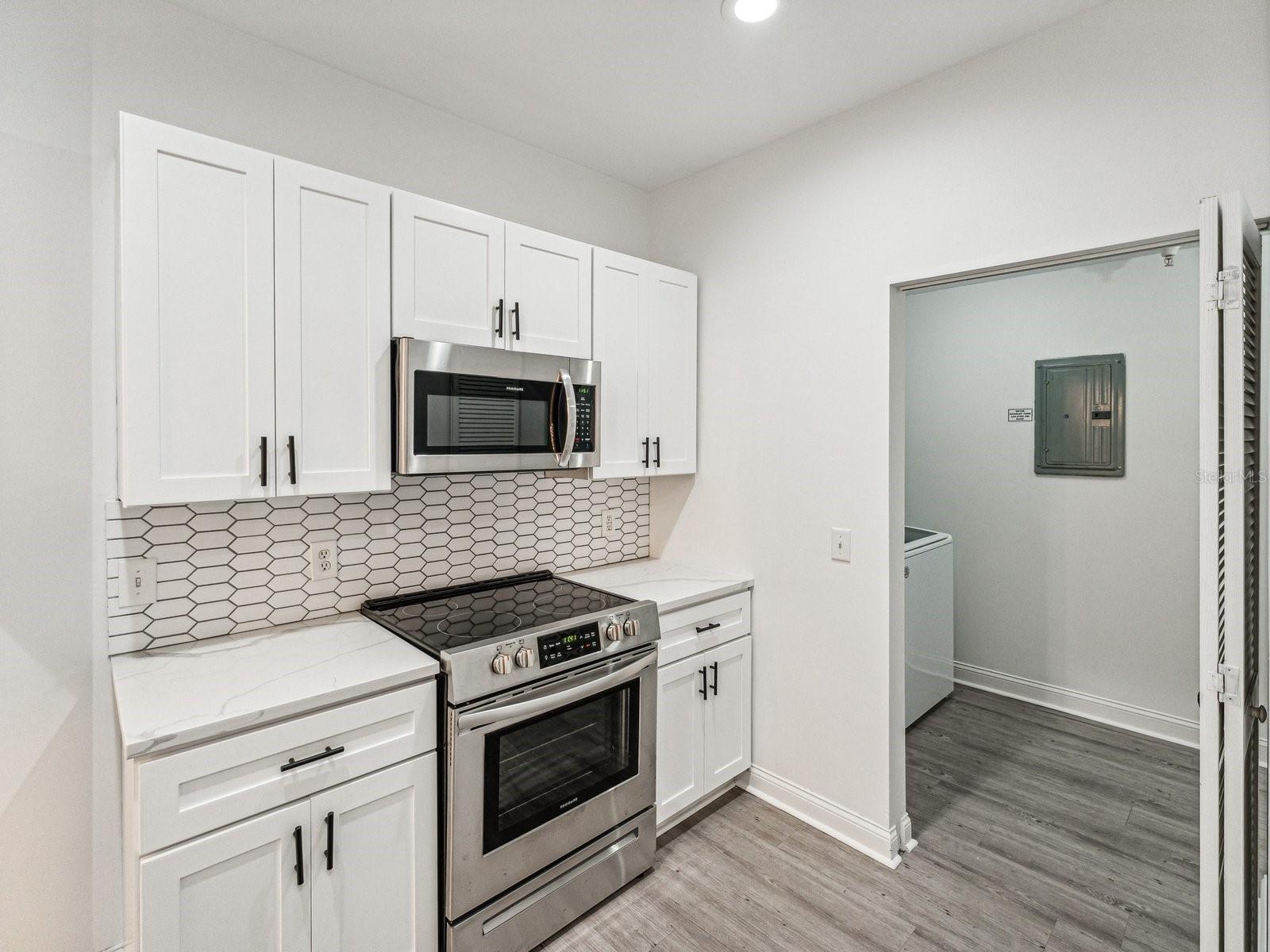 Image 11 of 25 For 215 Central Avenue 3f