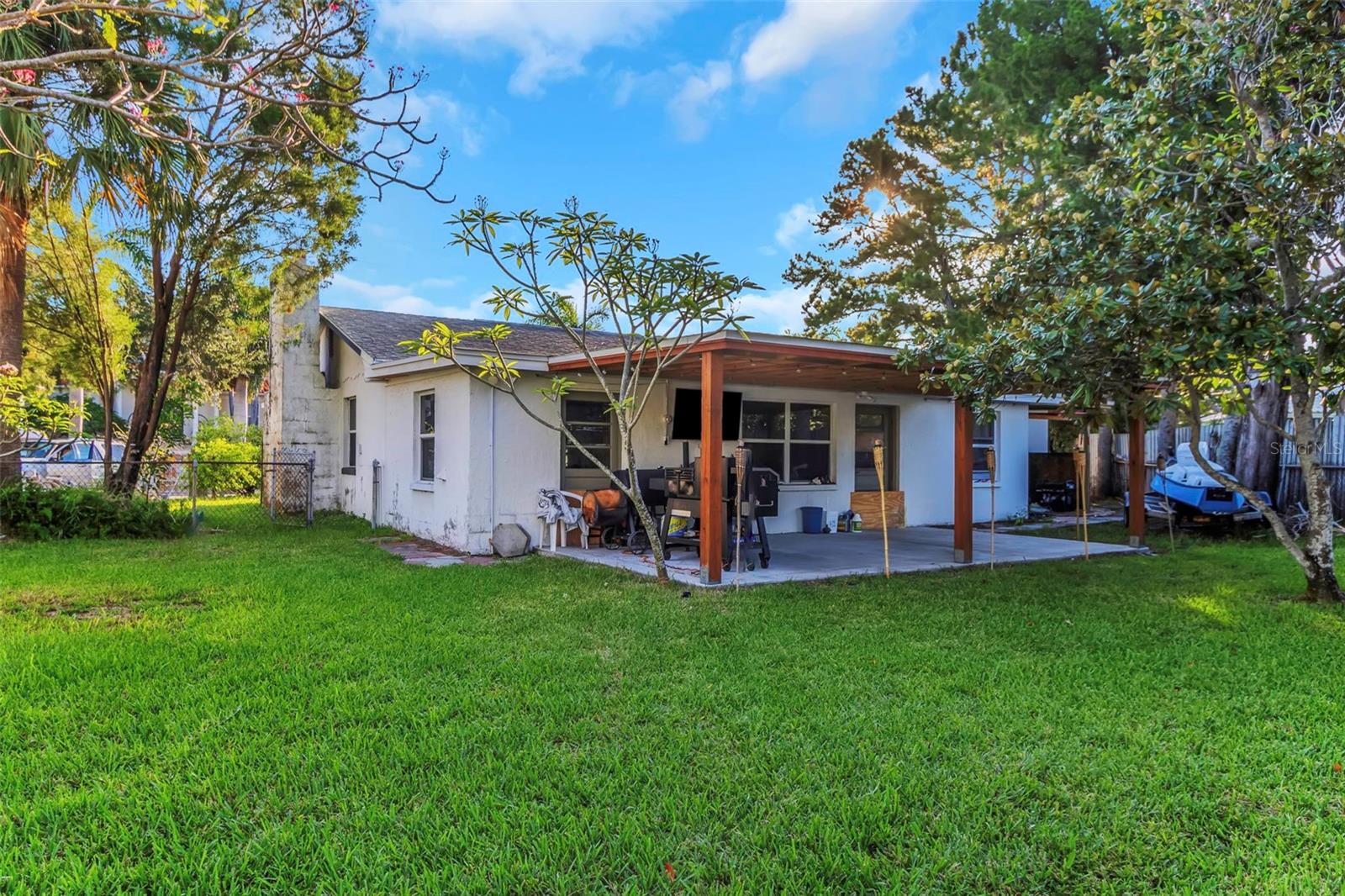 Listing photo id 11 for 1809 Bayou Grande Boulevard Ne