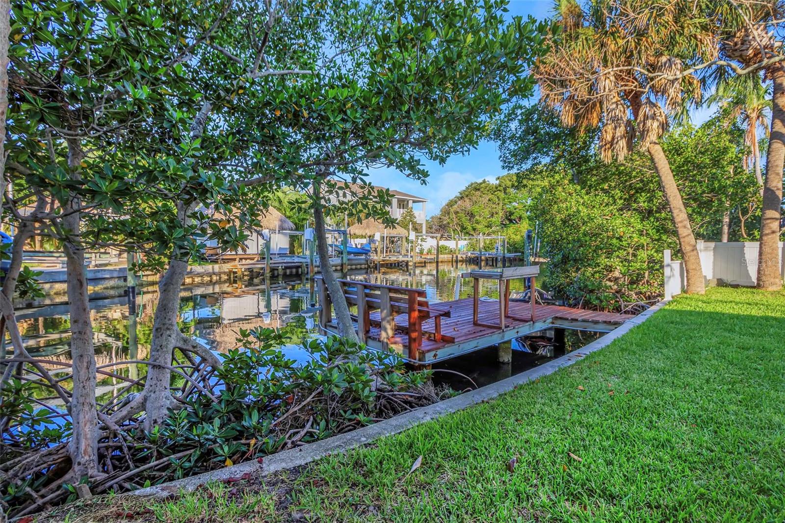 Listing photo id 7 for 1809 Bayou Grande Boulevard Ne