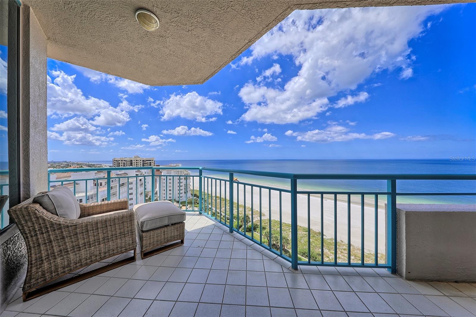 Listing photo id 43 for 1560 Gulf Boulevard 1107