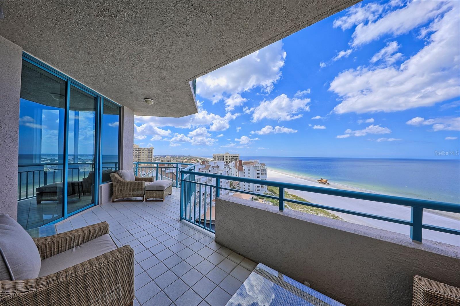 Listing photo id 45 for 1560 Gulf Boulevard 1107