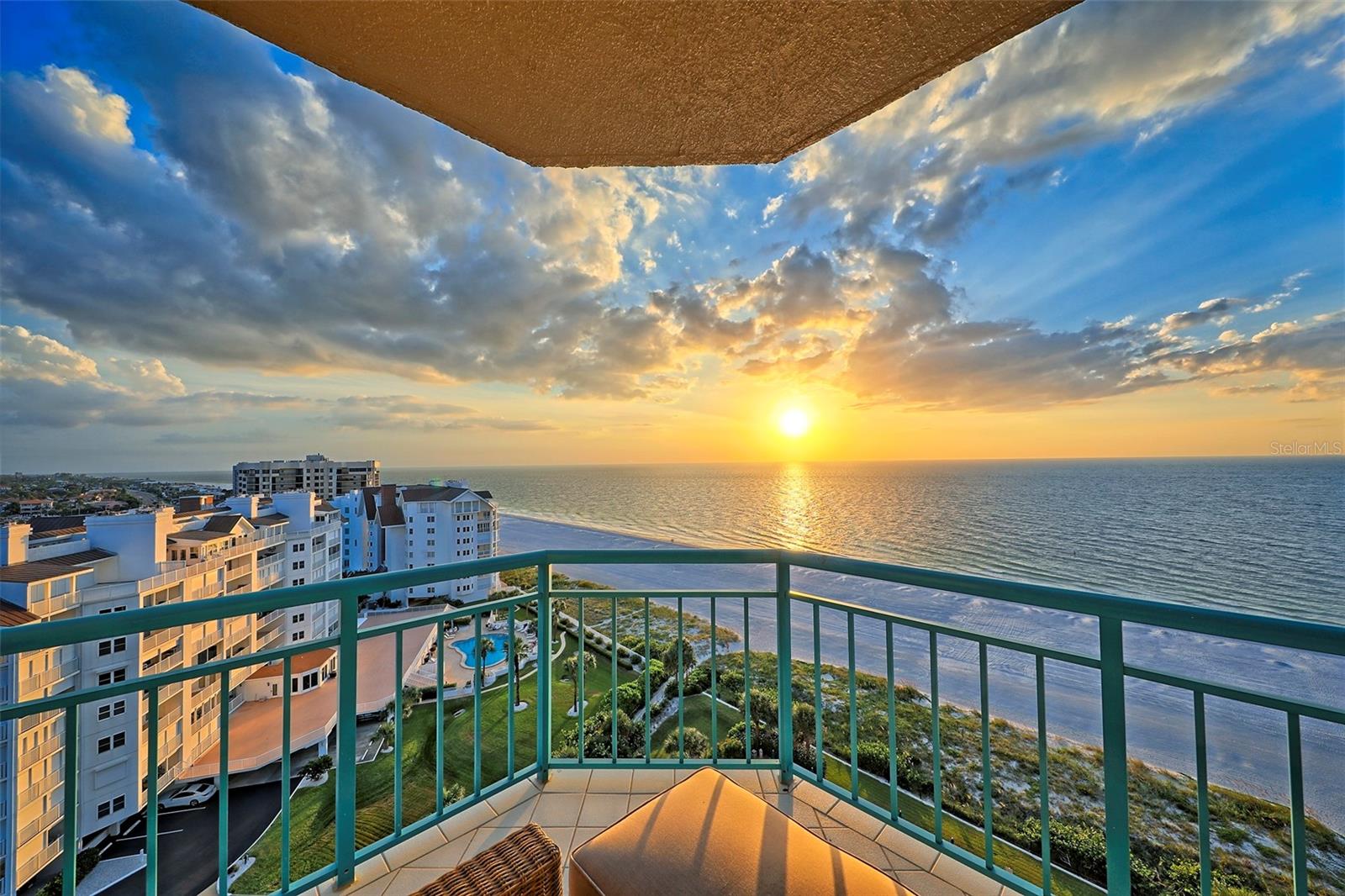 Listing photo id 53 for 1560 Gulf Boulevard 1107