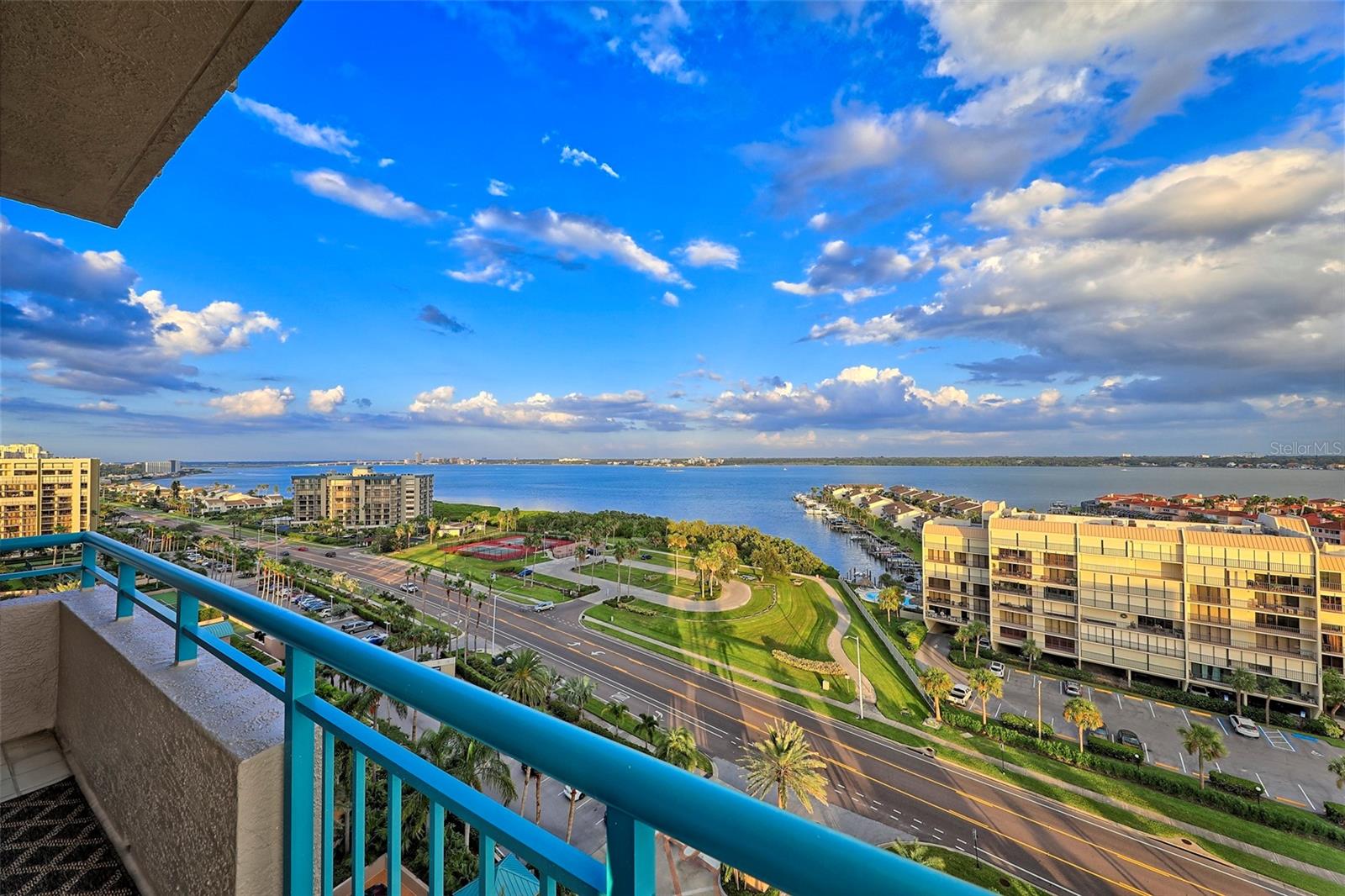 Listing photo id 54 for 1560 Gulf Boulevard 1107