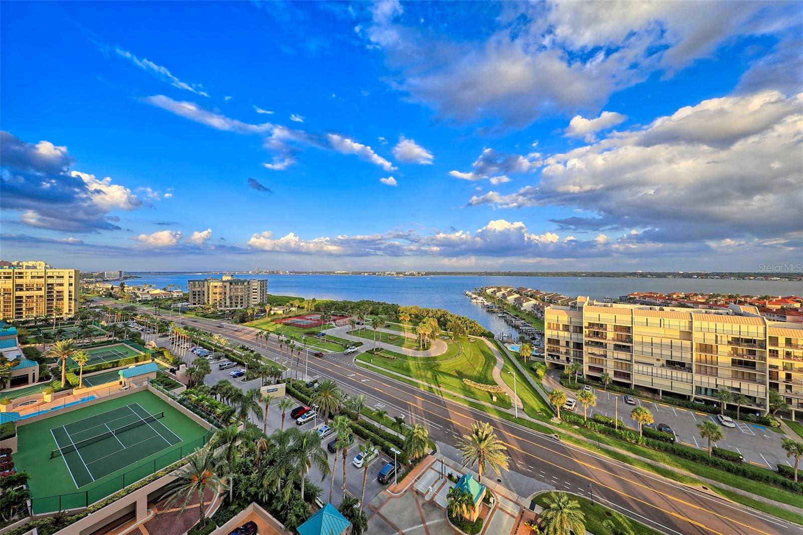 Listing photo id 55 for 1560 Gulf Boulevard 1107