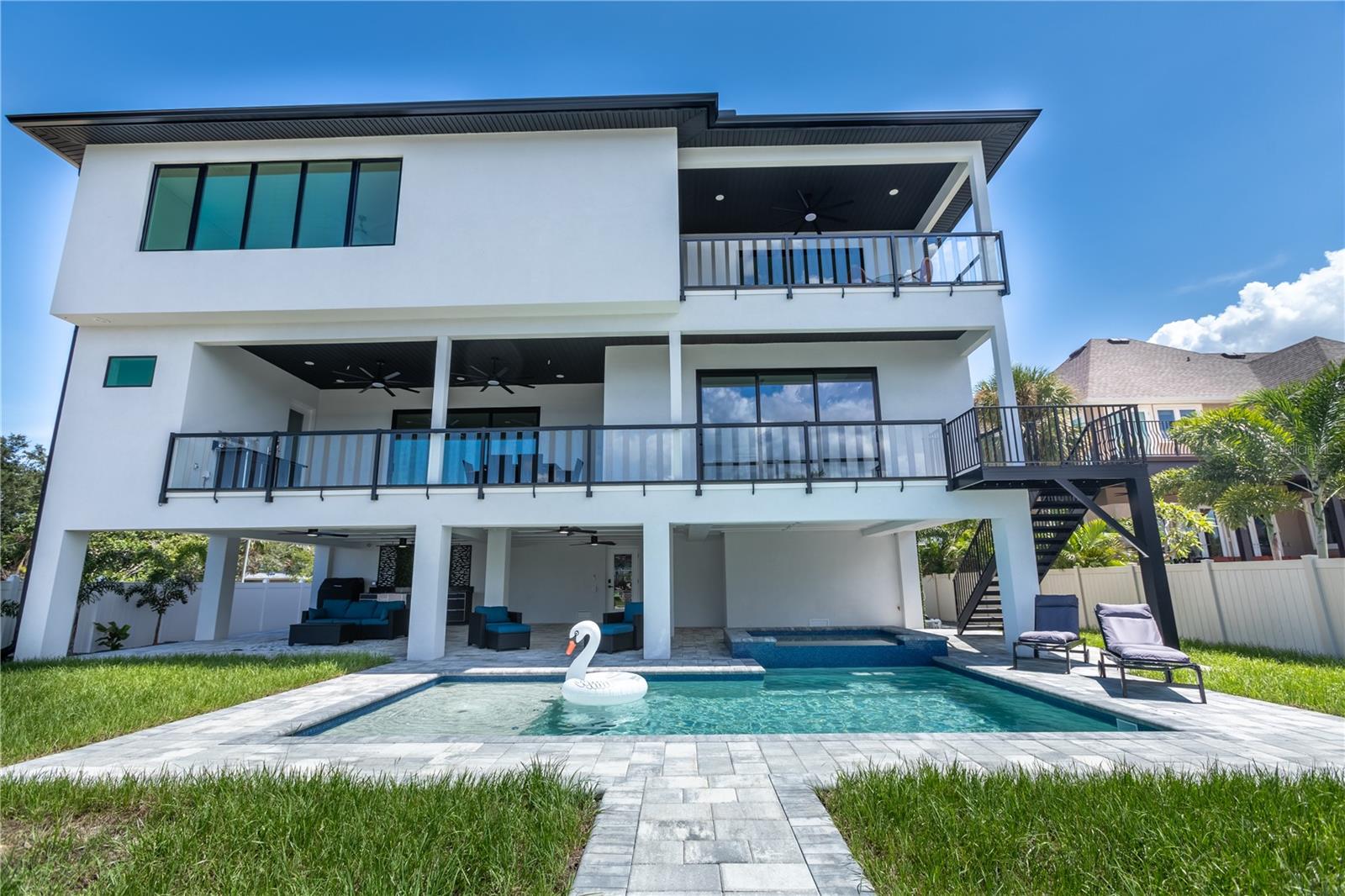 Image 69 of 77 For 2121 Bayou Grande Boulevard Ne